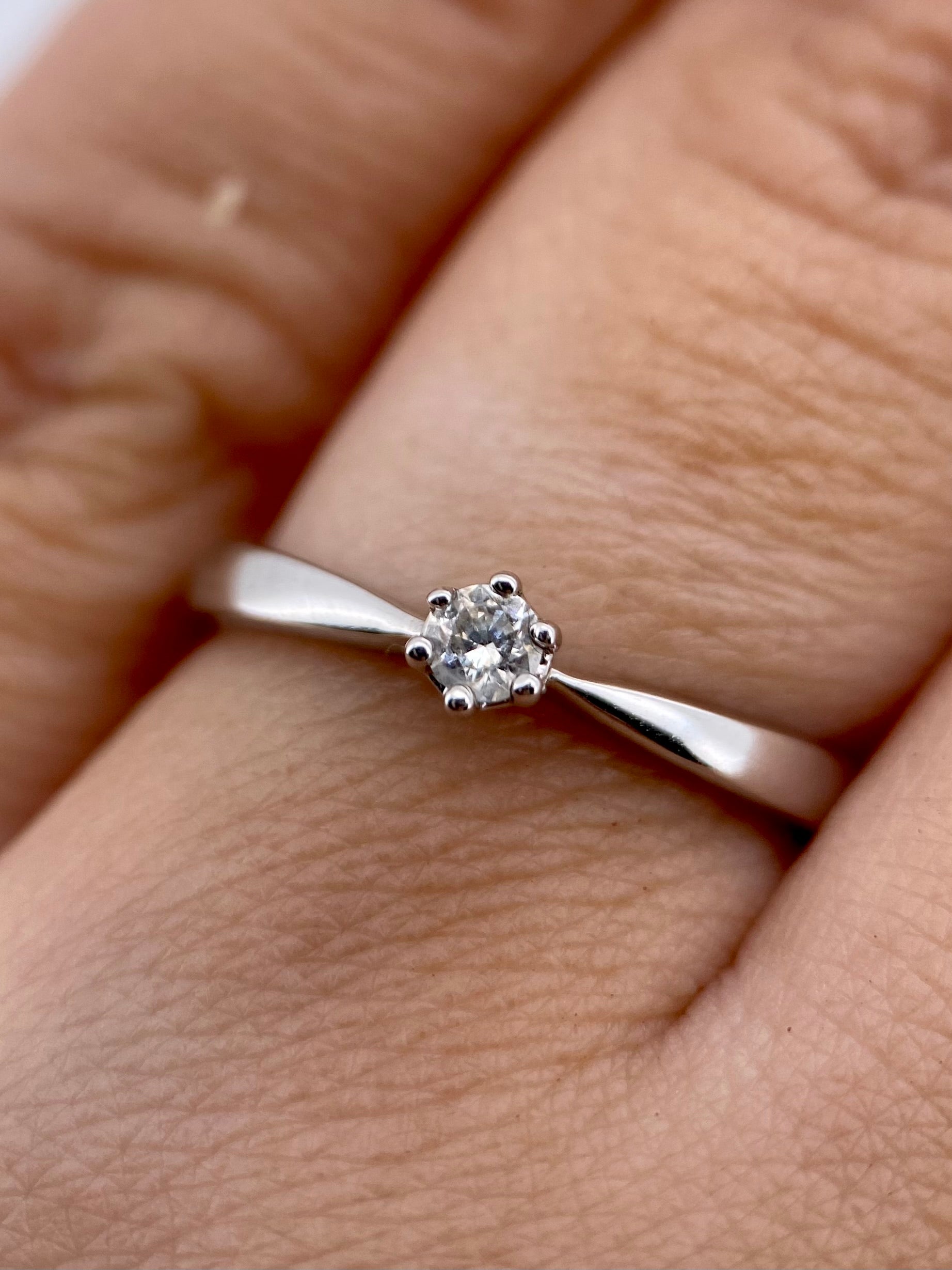 Oro Blanco 14k Redondo 0.10ct de Diamante Natural                                                  Anillo Compromiso OF1963