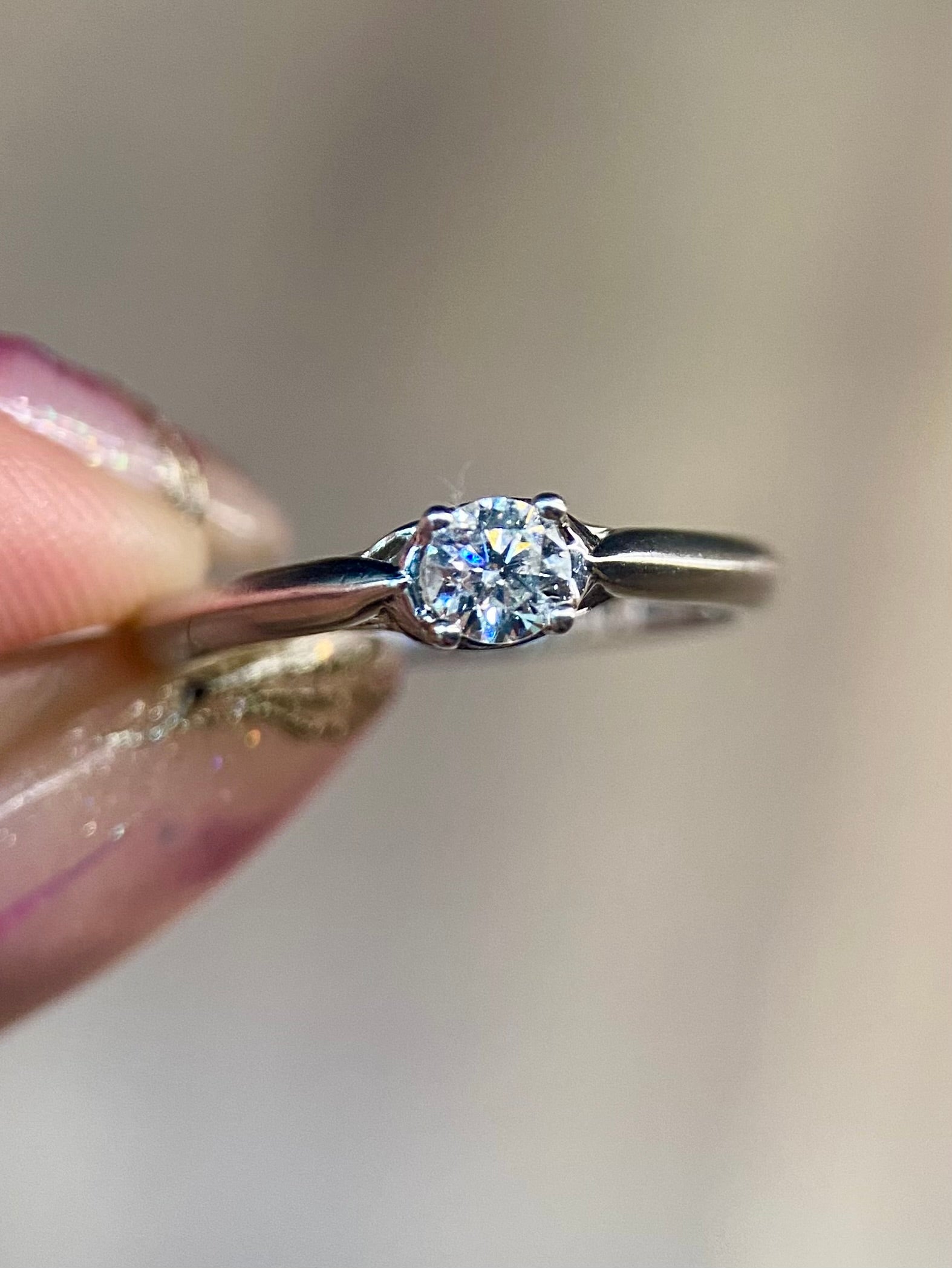 Oro Blanco 14k Redondo 0.23ct de Diamante Natural.                                                  Anillo Compromiso OF1079