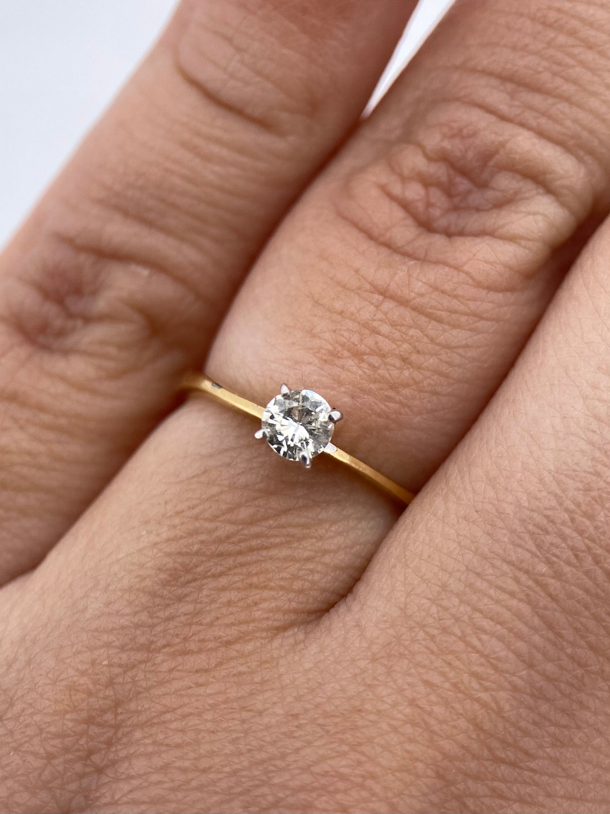 Oro Amarillo 14k Redondo 0.20ct de Diamante Natural                              Anillo Compromiso OF1508