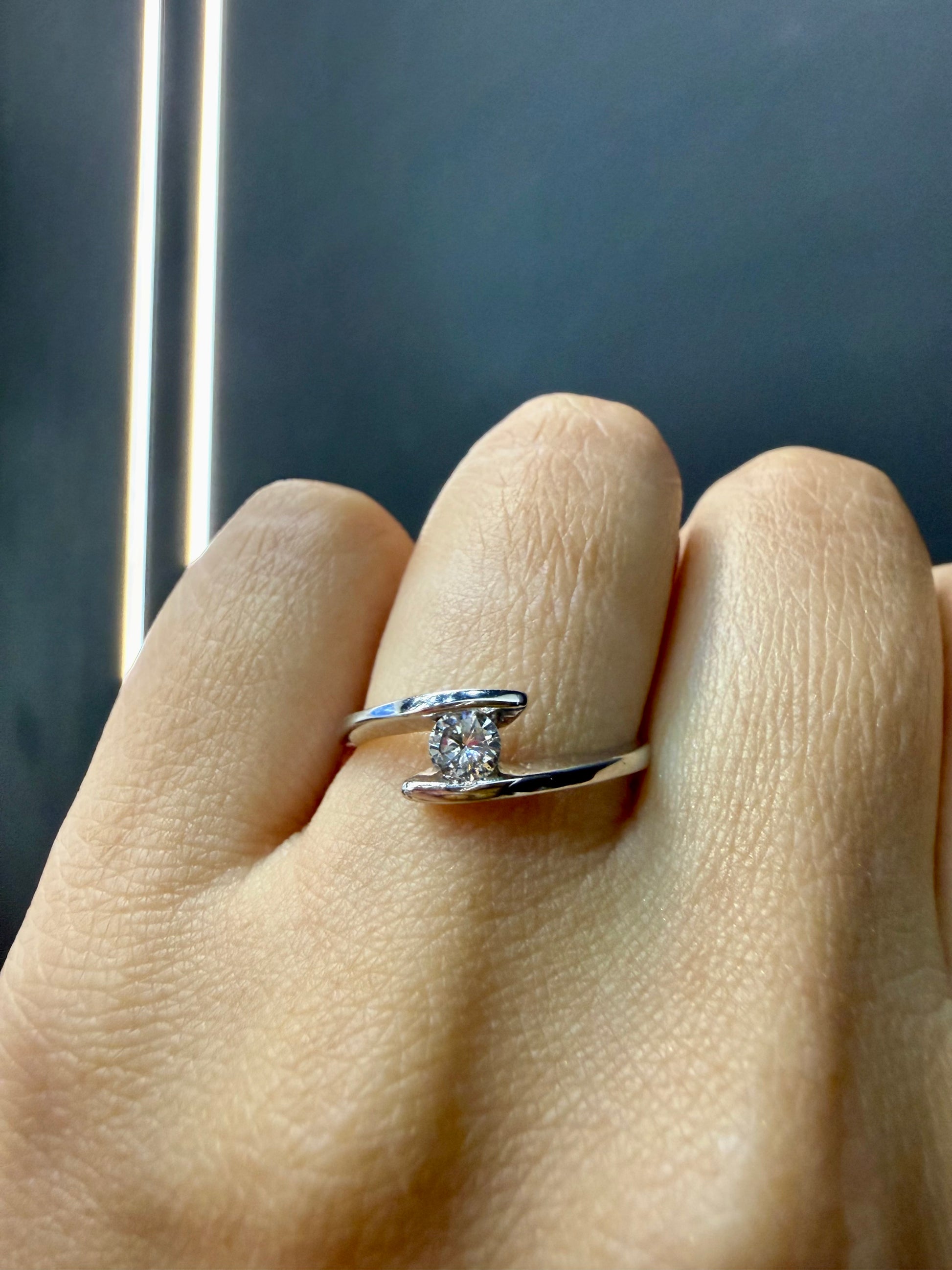 Oro Blanco 14k Redondo 0.19ct de Diamante Natural                                                   Anillo Compromiso OF2169