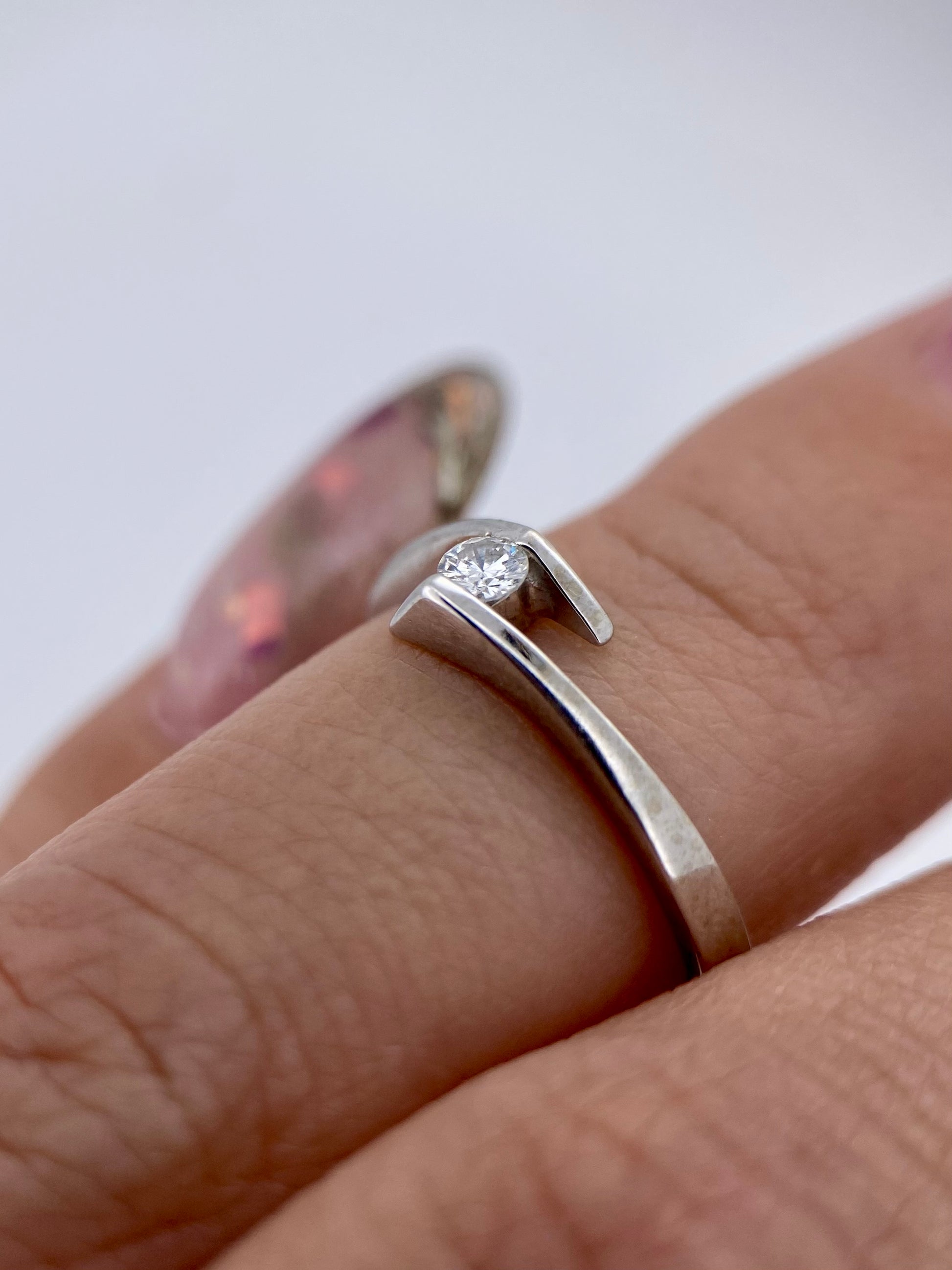 Oro Blanco 14k Redondo 0.10ct de Diamante Natural                                                   Anillo Compromiso OF1251