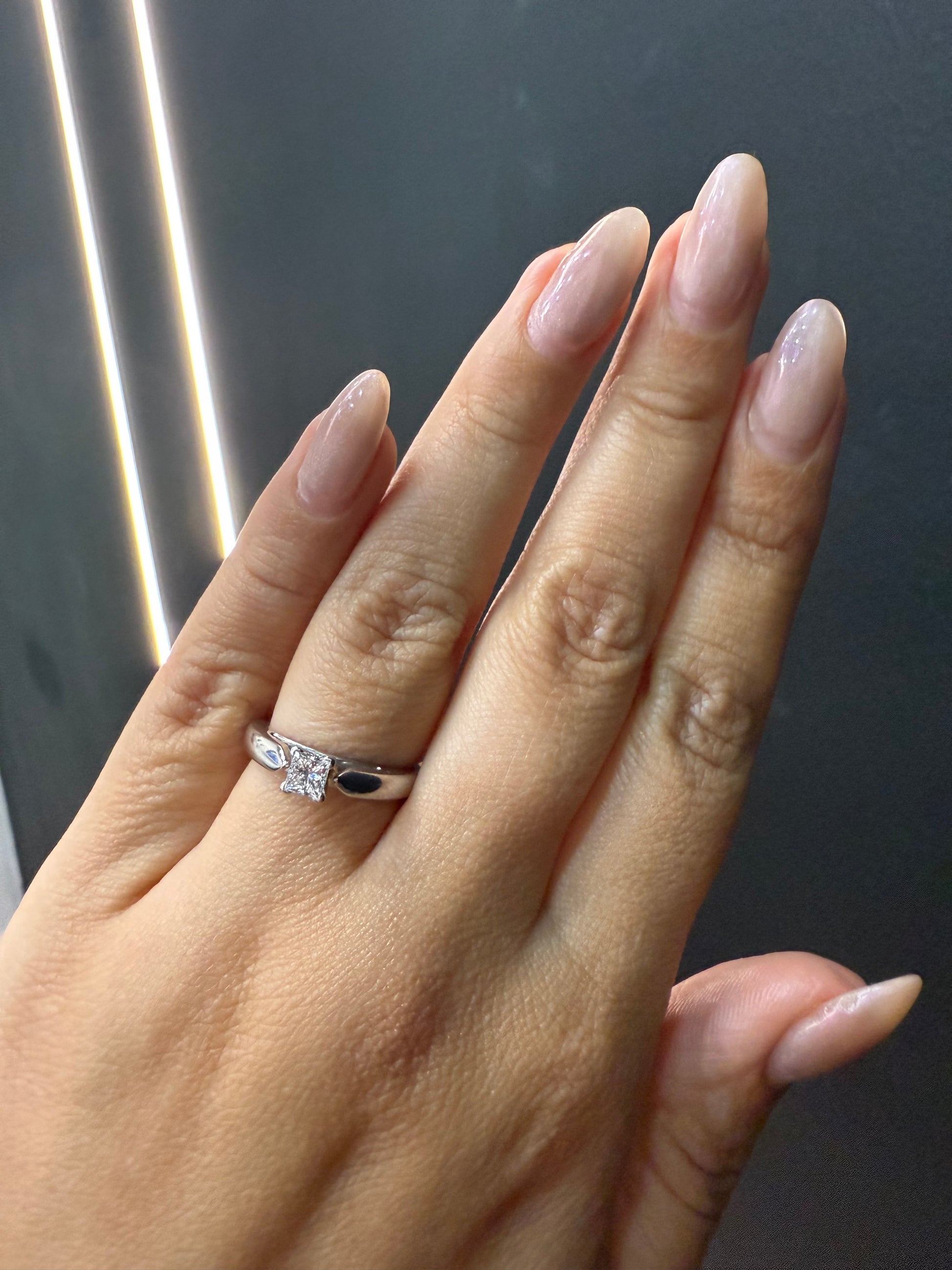 Oro Blanco 14k Princess 0.58ct de Diamantes Naturales                            Anillo Compromiso OF1865