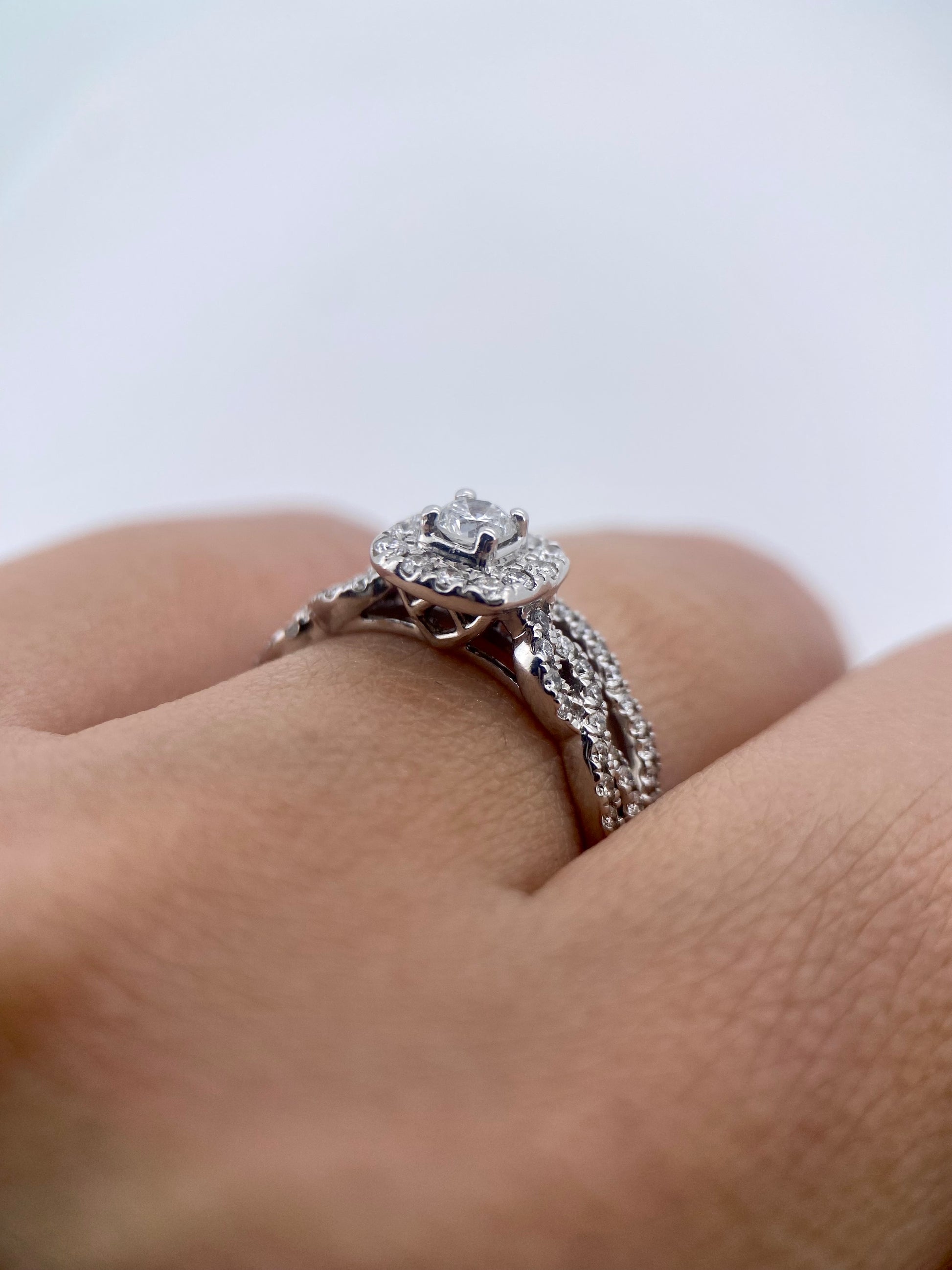 Oro Blanco 14k Princess con Alianza 0.58ct de Diamantes Naturales                            Anillo Compromiso OF2089