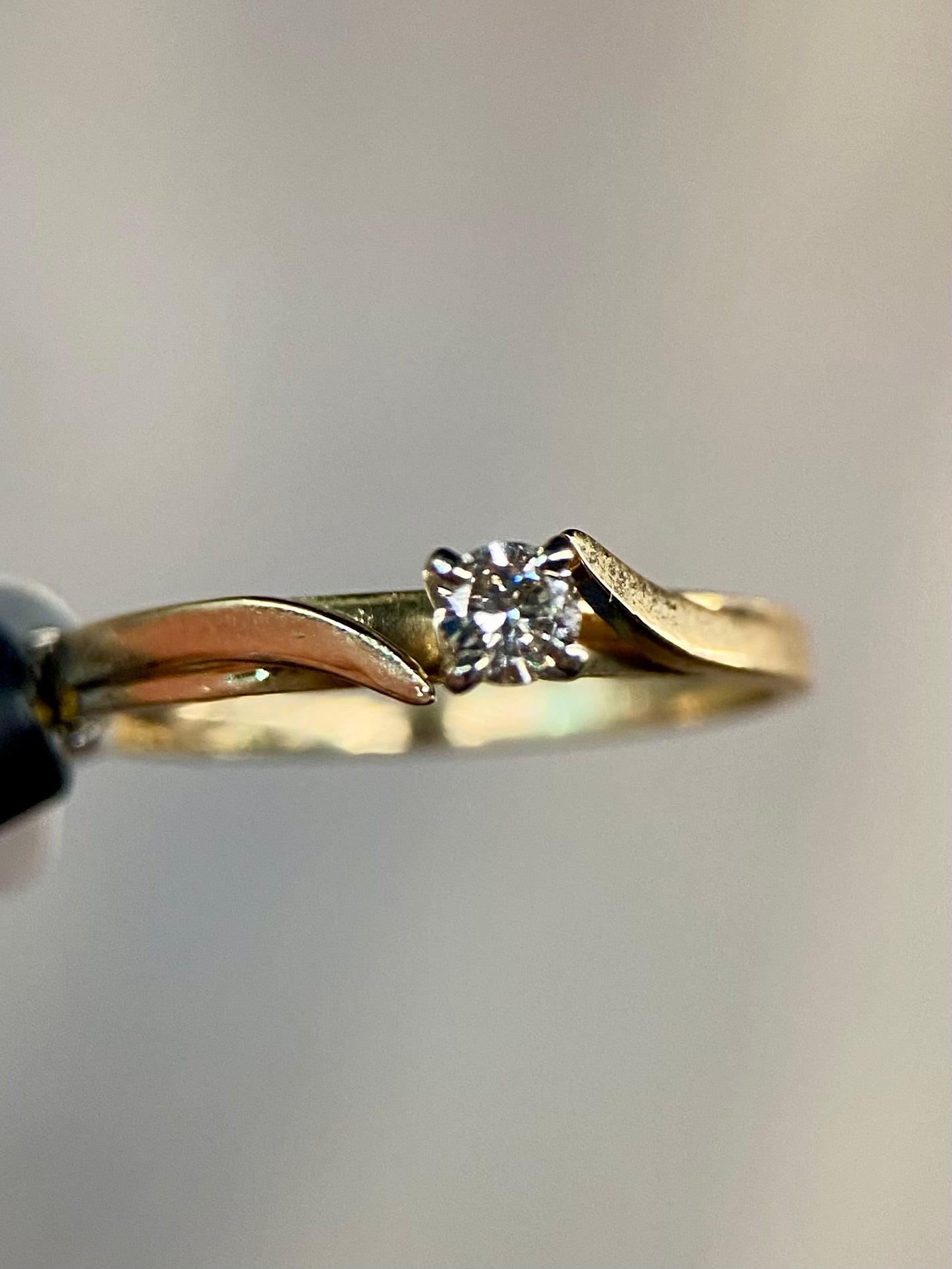 Oro Amarillo 14k Redondo 0.10ct de Diamante Natural                              Anillo Compromiso OF2263