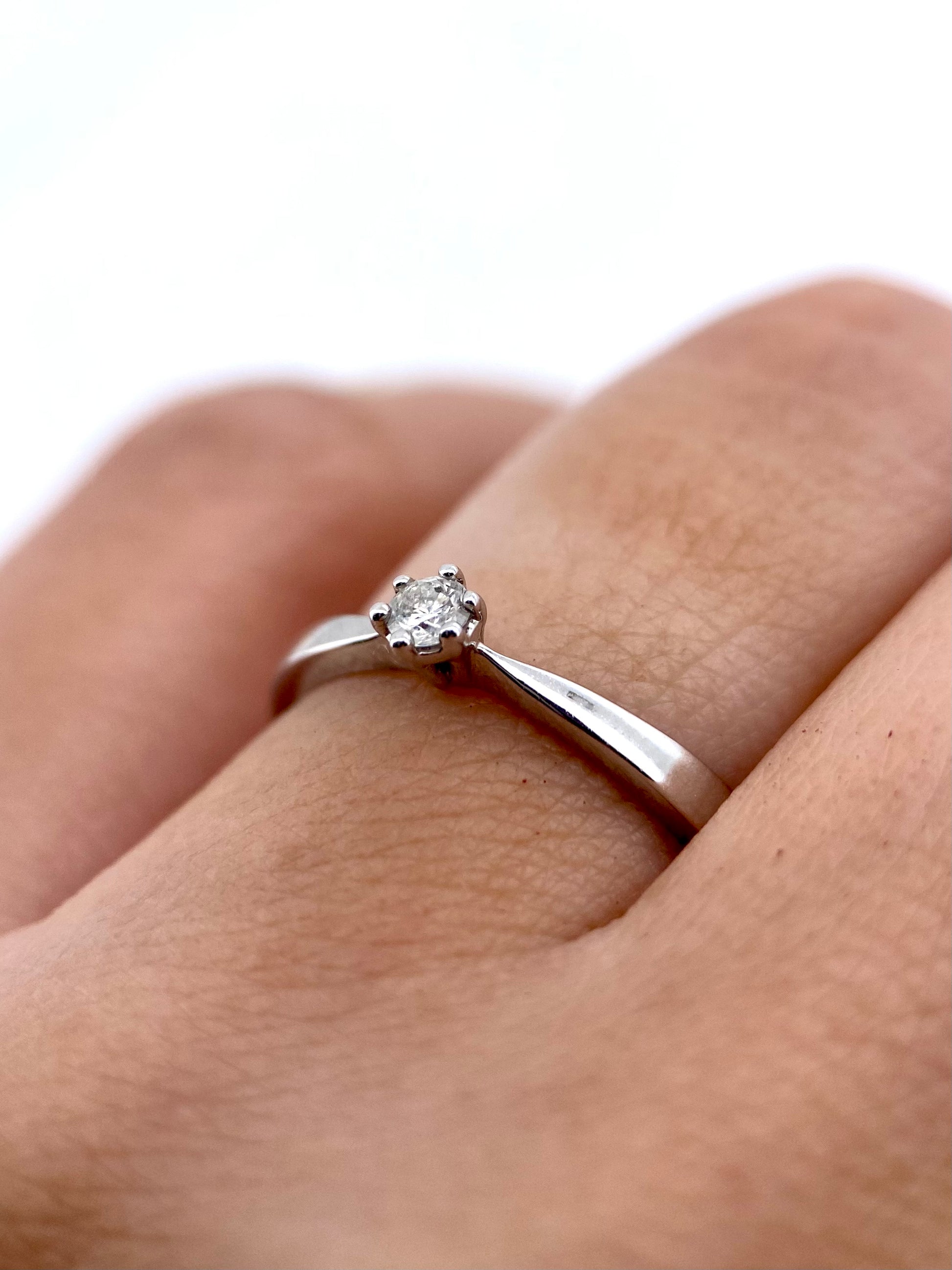 Oro Blanco 14k Redondo 0.10ct de Diamante Natural                                                  Anillo Compromiso OF1963