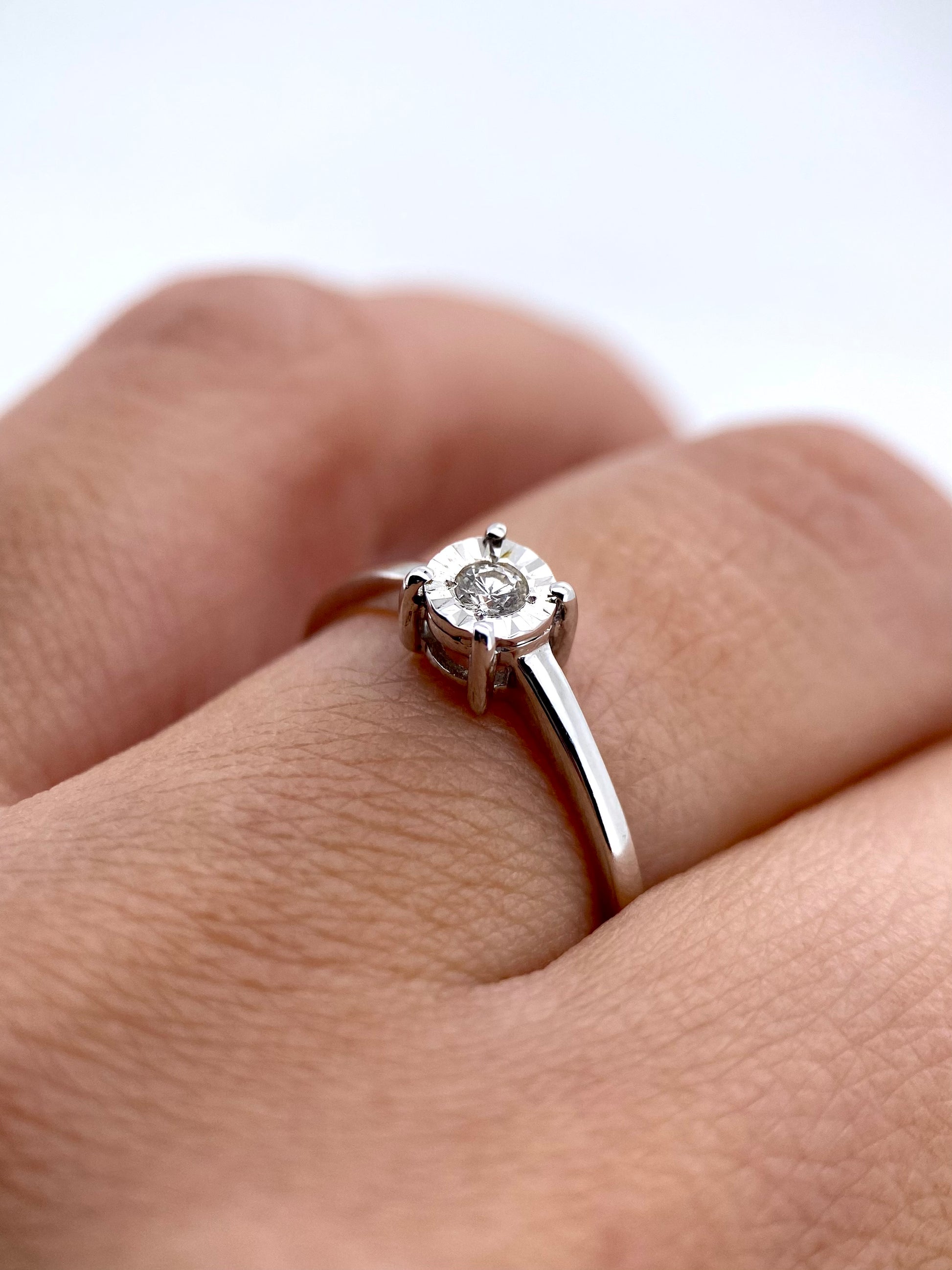 Oro Blanco 14k Redondo 0.10ct de Diamante Natural                                                  Anillo Compromiso OF2050