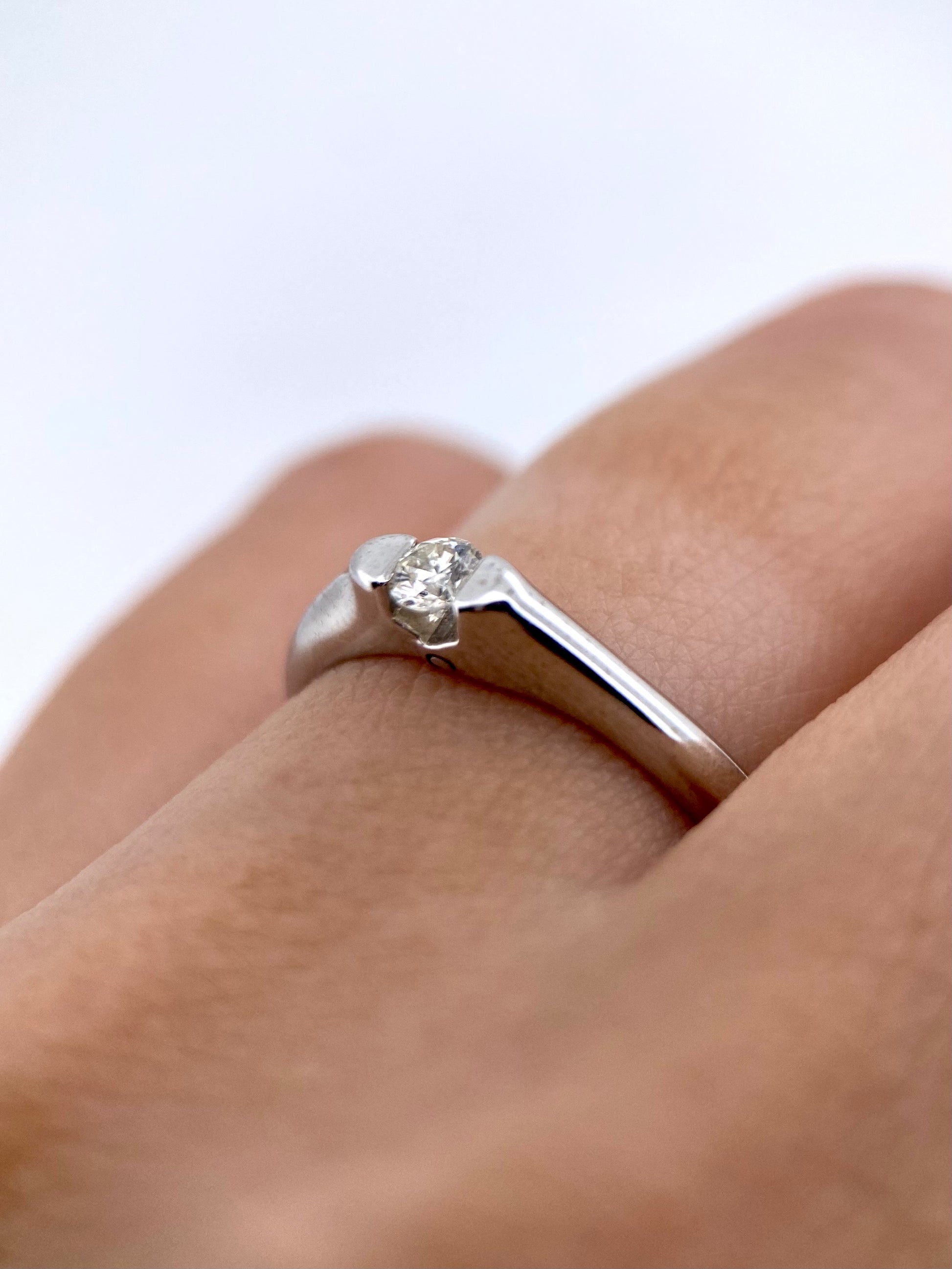 Oro Blanco 14k Redondo 0.10ct  de Diamantes Naturales                            Anillo Compromiso OF1876