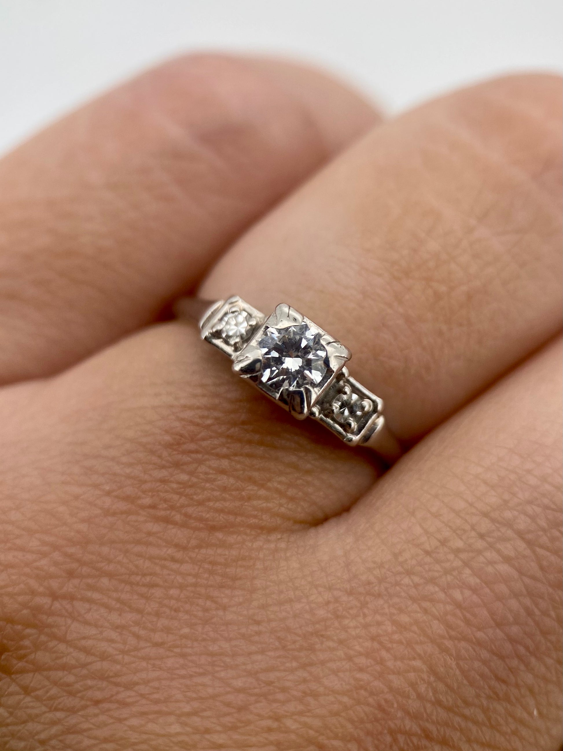 Oro Blanco 14k Princess 0.20ct +0.04ct L de Diamantes Naturales                            Anillo Compromiso OF1888