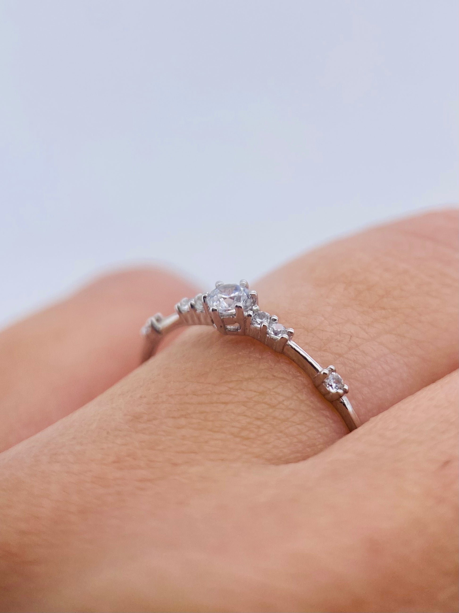 Oro Blanco 14k Redondo 0.10ct de Diamante Natural.                                                  Anillo Compromiso OF2243