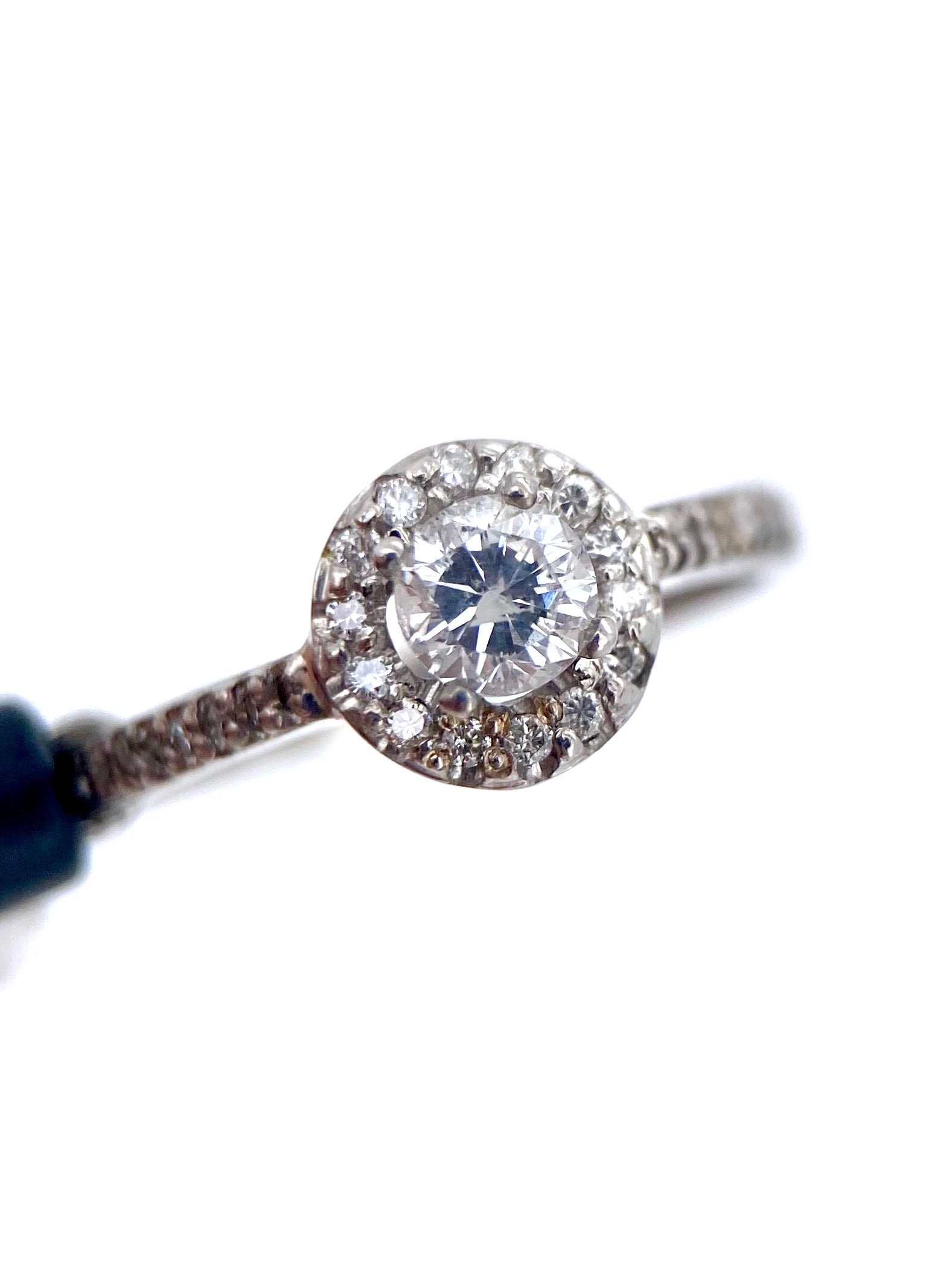 Oro Blanco 14k Redondo 0.31ct Central + 0.16 Laterales                               Anillo Compromiso OF1358