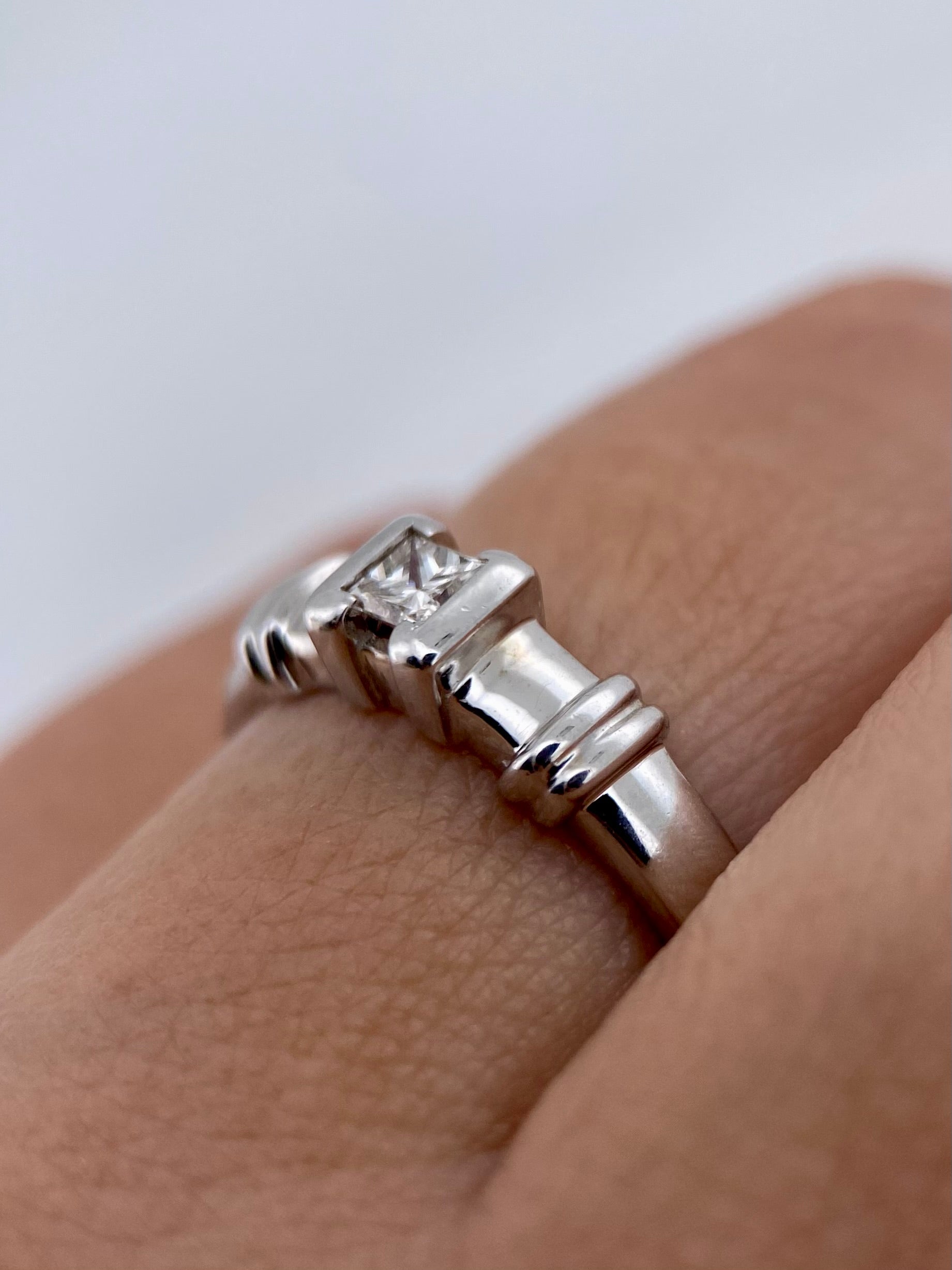 Oro Blanco 14k Princess 0.20ct de Diamante Natural                                                  Anillo Compromiso OF1402