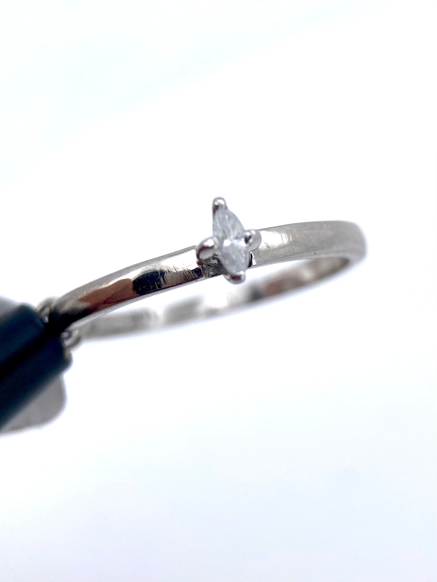 Oro Blanco 14k Marquise 0.07ct de Diamante Natural                                               Anillo Compromiso OF2002