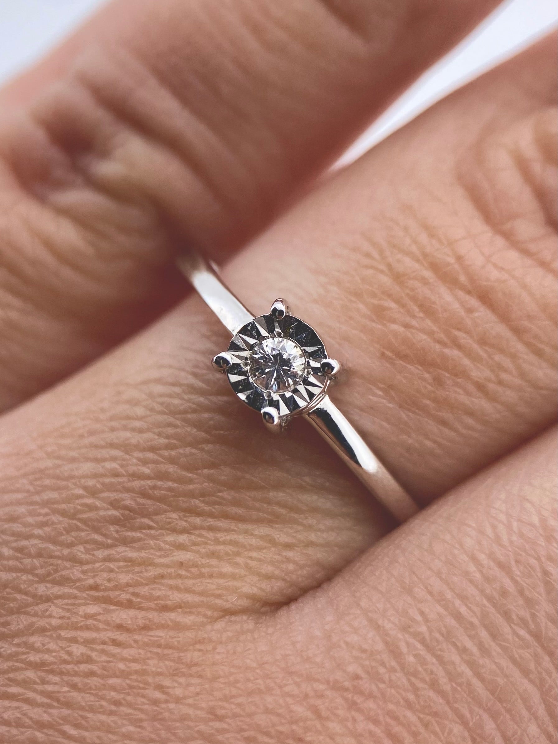 Oro Blanco 14k Redondo 0.10ct de Diamante Natural                                                  Anillo Compromiso OF2050