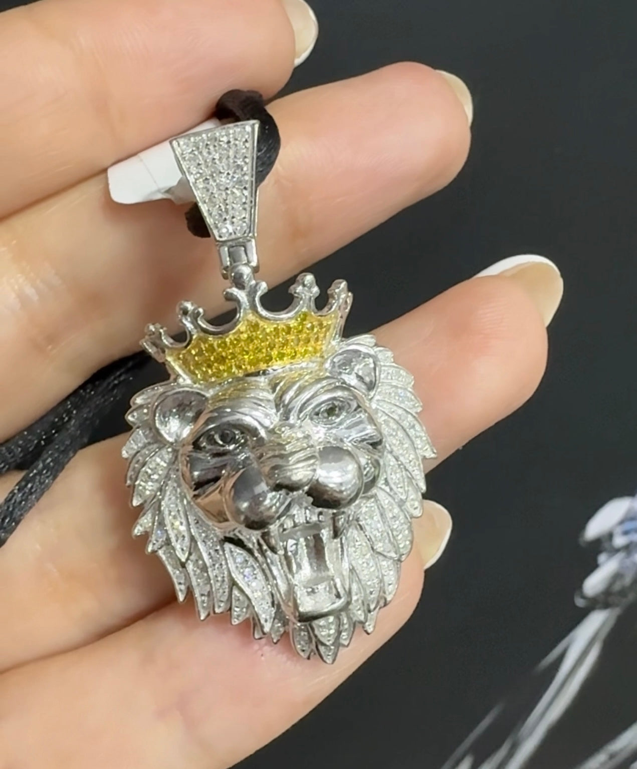 Dije de Diamante 0.54ct Oro 14k Blanco