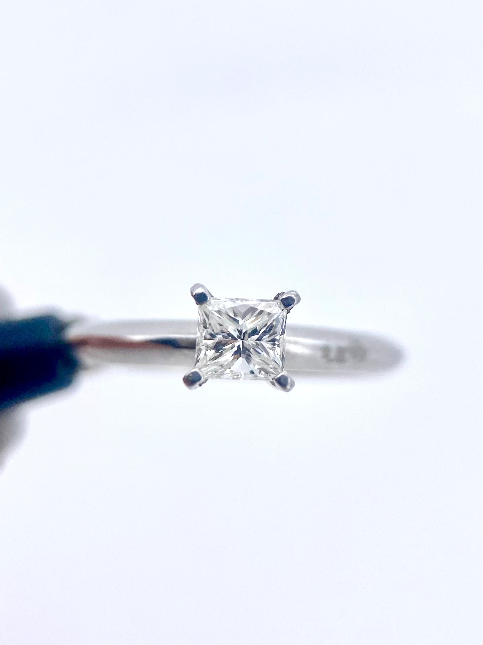 Oro Blanco 14k Princess 0.40ct de Diamantes Naturales                            Anillo Compromiso OF2240