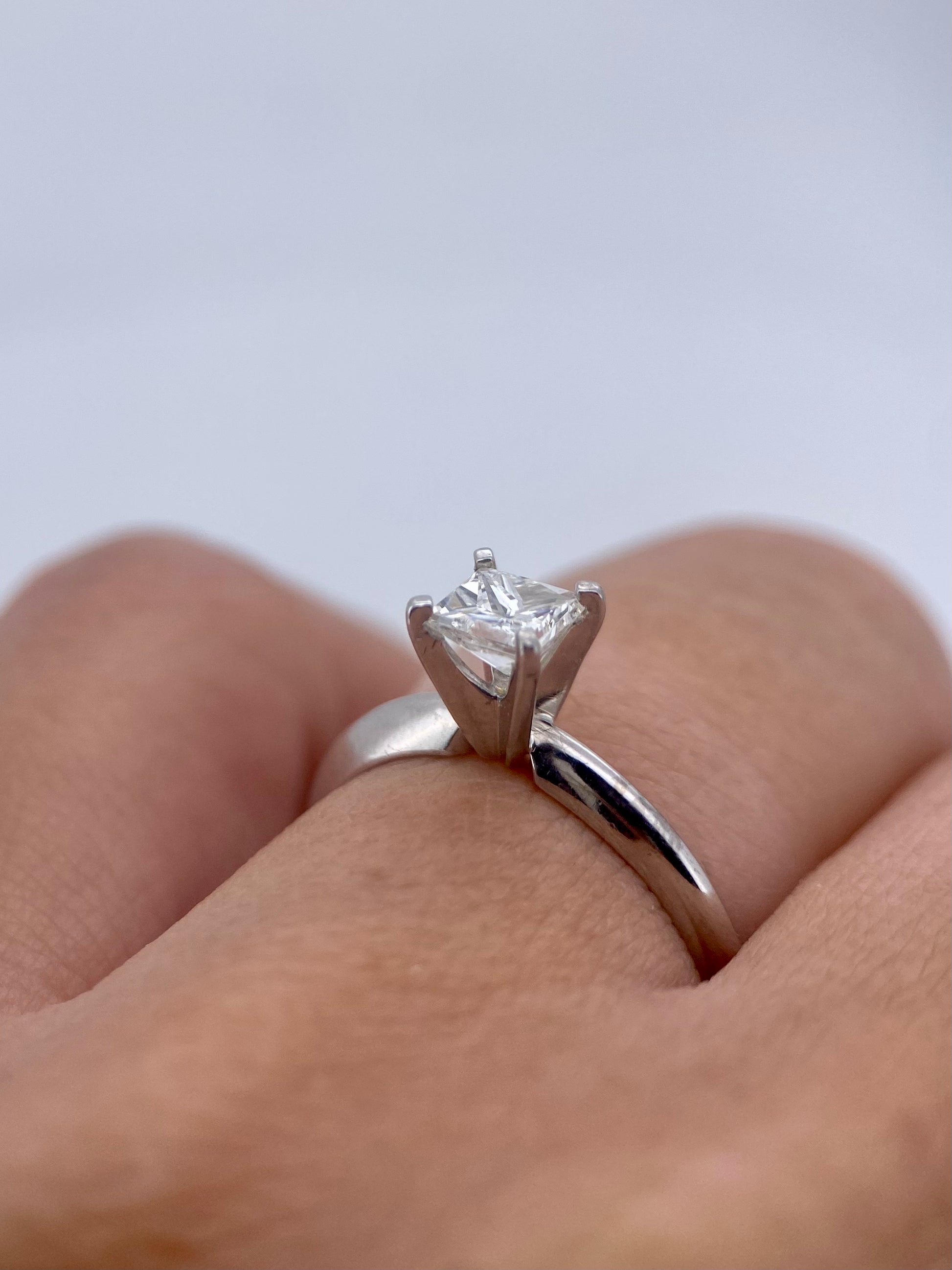 Oro Blanco 14k Princess 0.40ct de Diamantes Naturales                            Anillo Compromiso OF2240