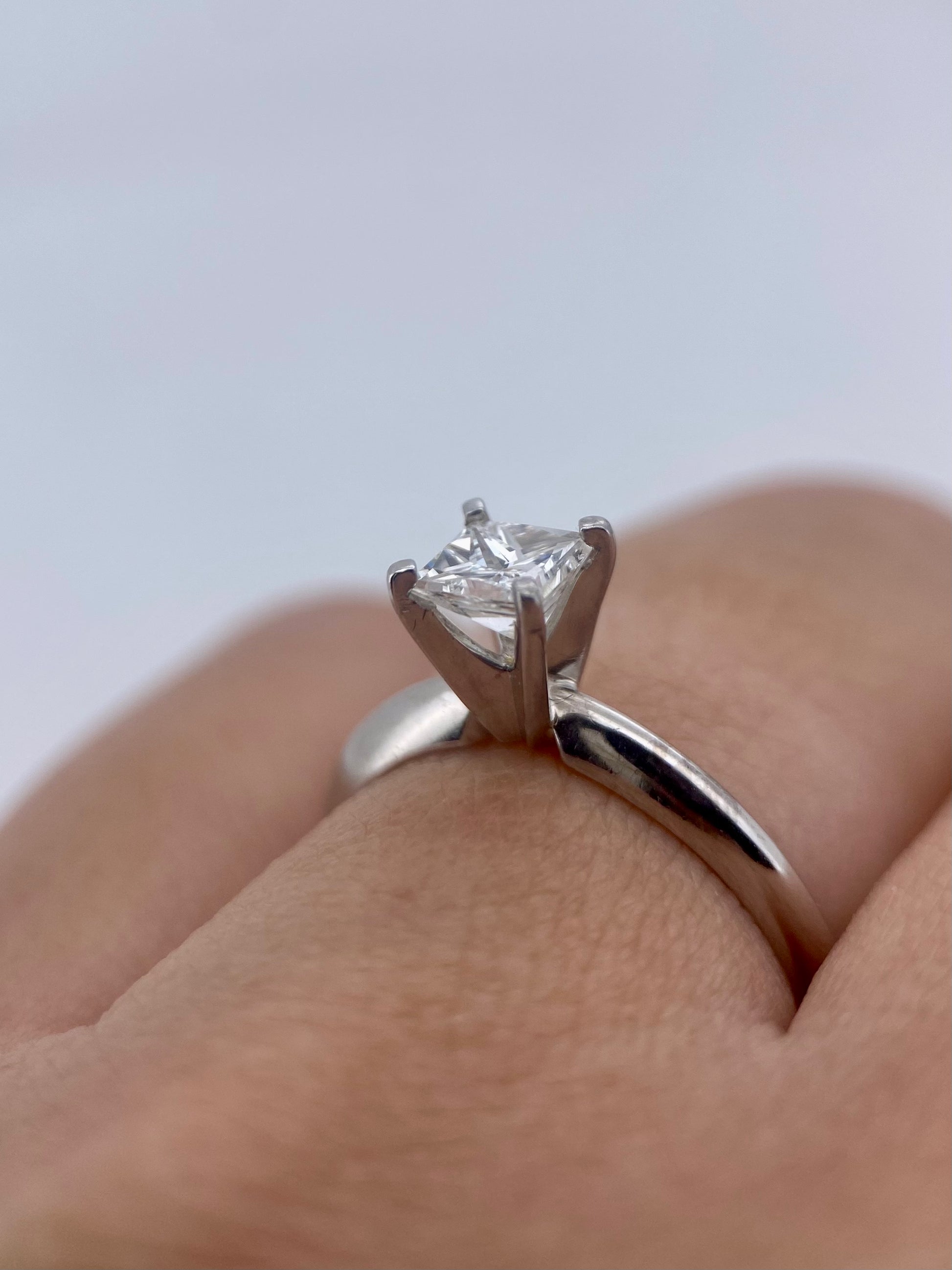 Oro Blanco 14k Princess 0.40ct de Diamantes Naturales                            Anillo Compromiso OF2240