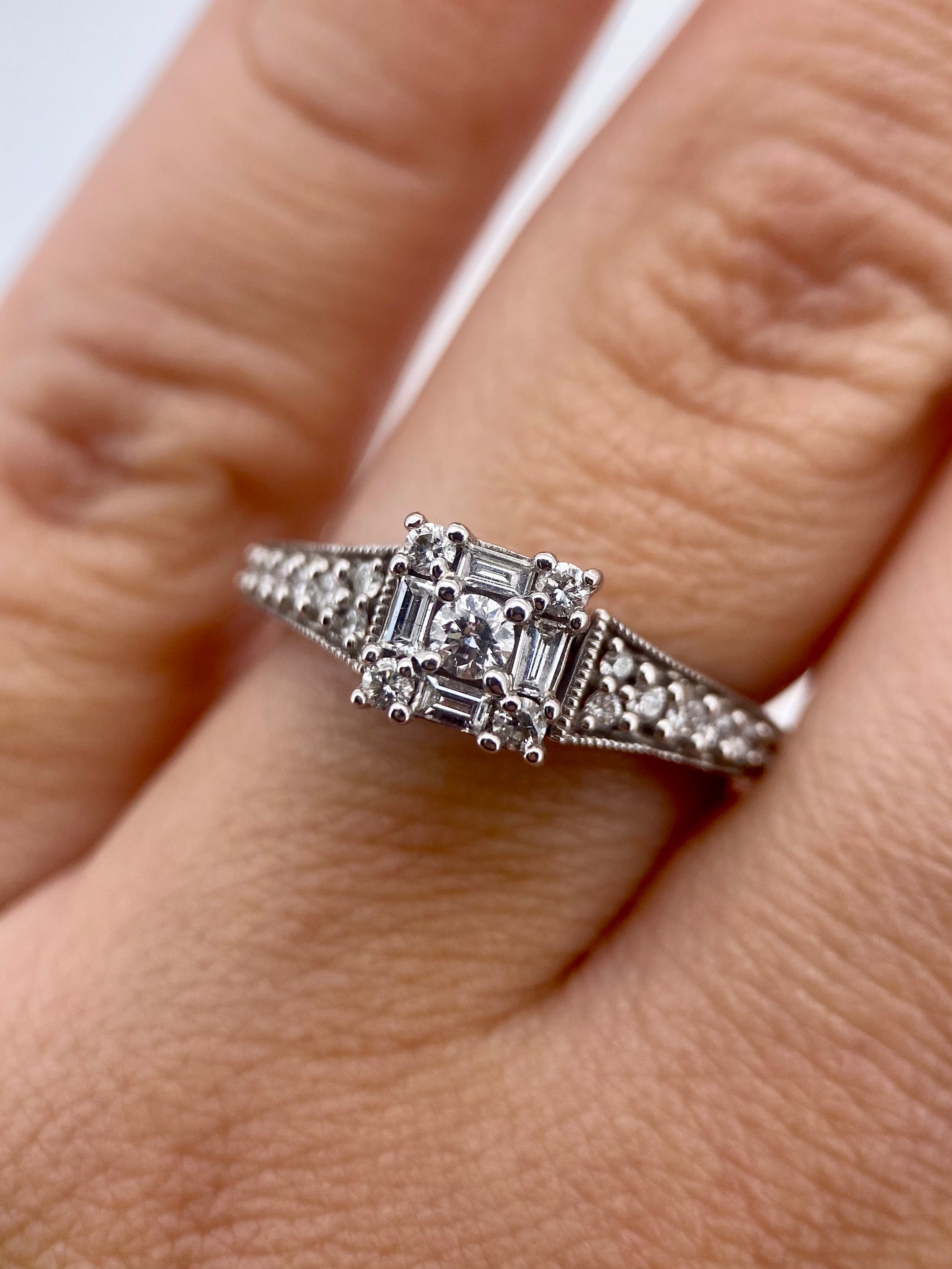 Oro Blanco 14k Princess 0.46ct de Diamante Natural.                                                  Anillo Compromiso OF1619