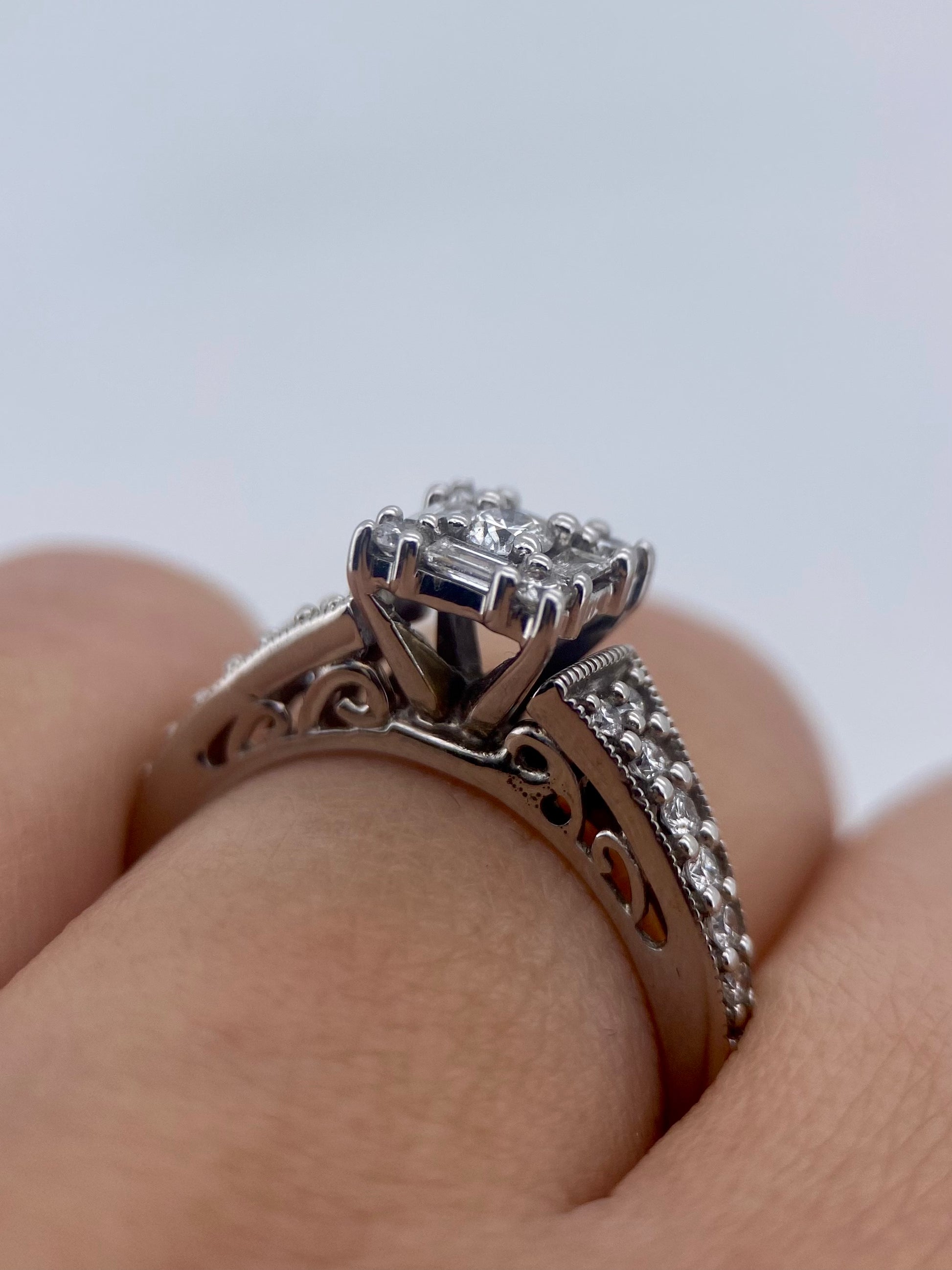 Oro Blanco 14k Princess 0.46ct de Diamante Natural.                                                  Anillo Compromiso OF1619