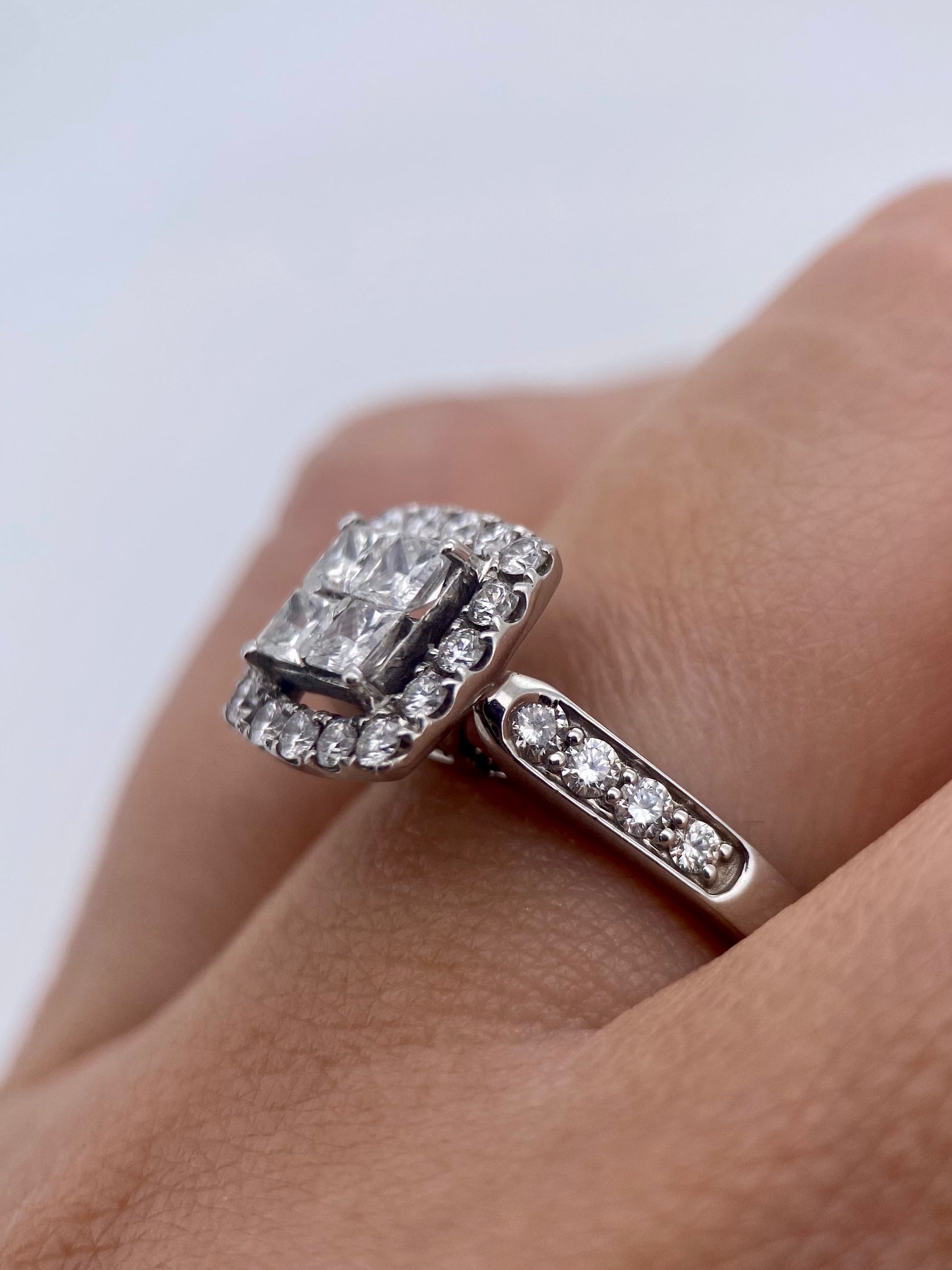 Oro Blanco 14k Princess 0.75ct de Diamante Natural.                                                  Anillo Compromiso OF2000