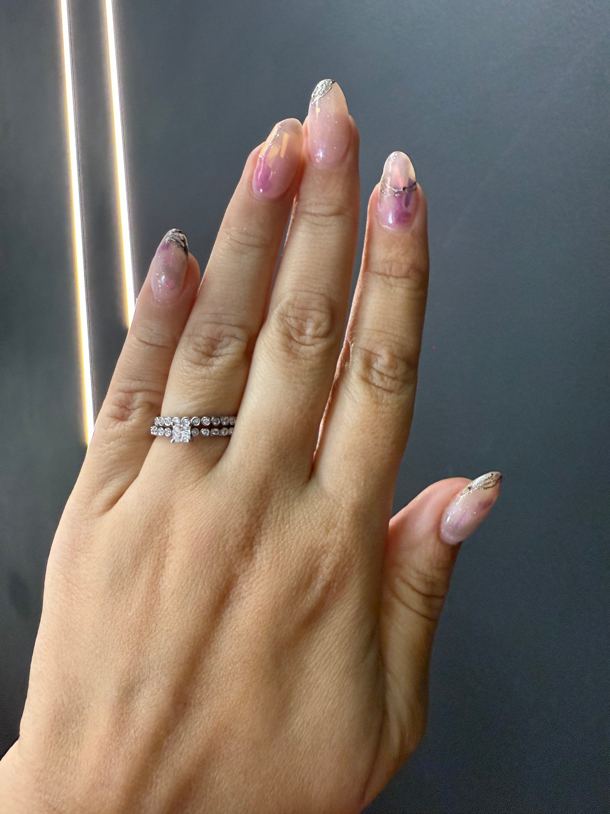 Oro Blanco 14k Princess con Alianza 0.32ct + 0.29ct de Diamantes Naturales                            Anillo Compromiso OF1719