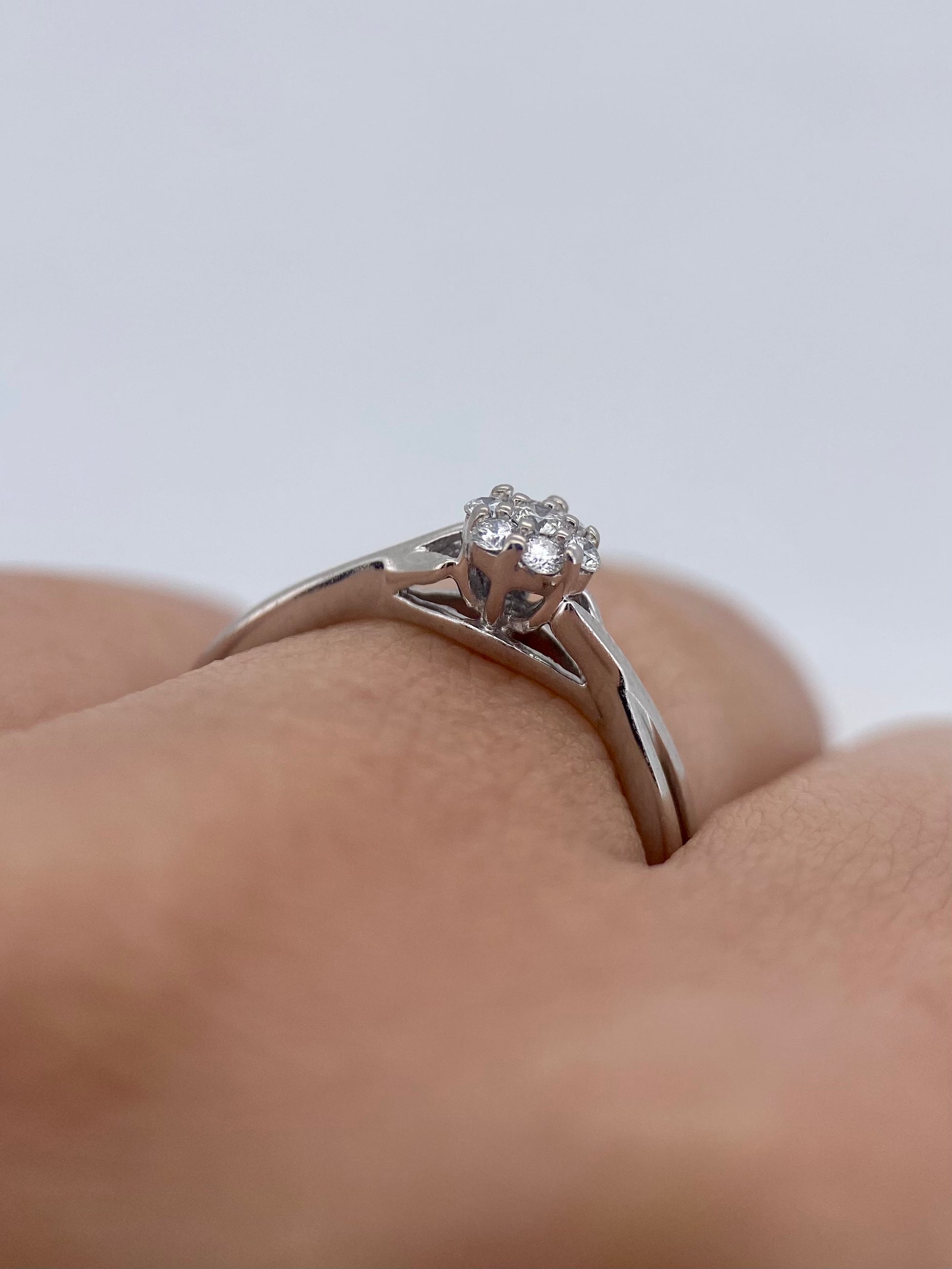 Oro Blanco 14k Redondo 0.13ct de Diamante                                                   Anillo Compromiso OF2242