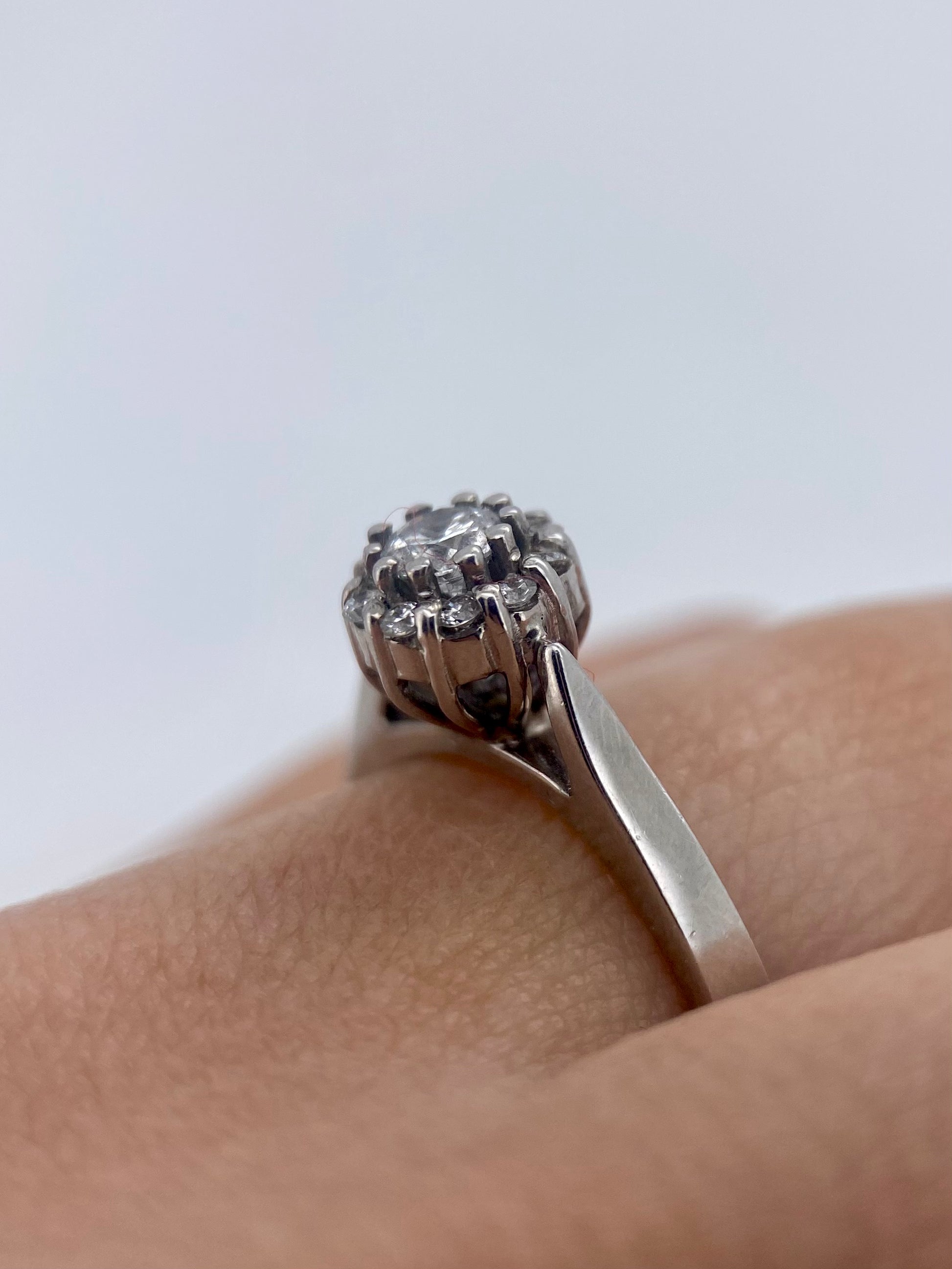 Oro Blanco 14k Redondo 0.17ct + 0.12ct de Diamante Natural                                                  Anillo Compromiso OF1682