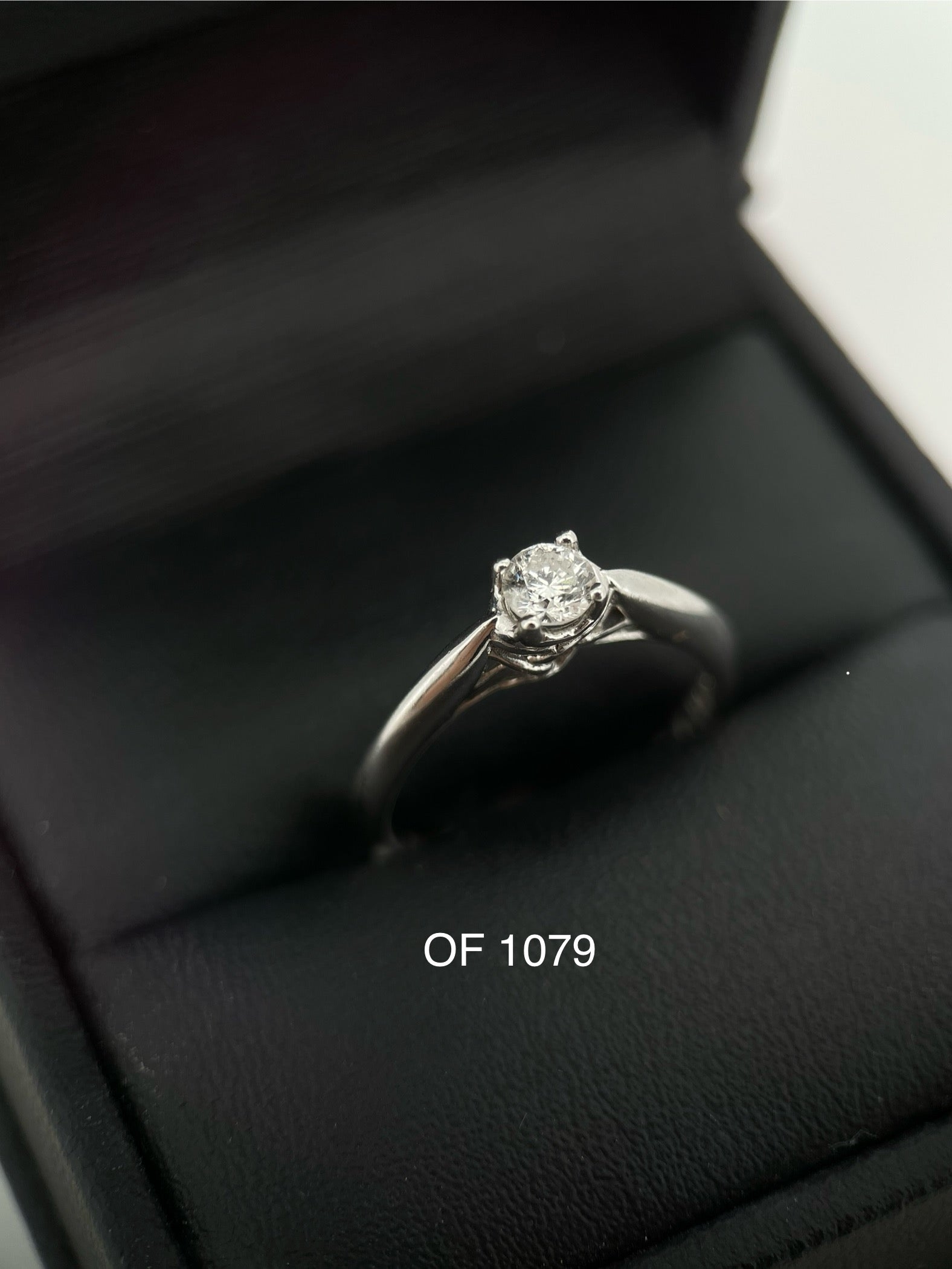 Oro Blanco 14k Redondo 0.23ct de Diamante                                       Anillo Compromiso OF1079