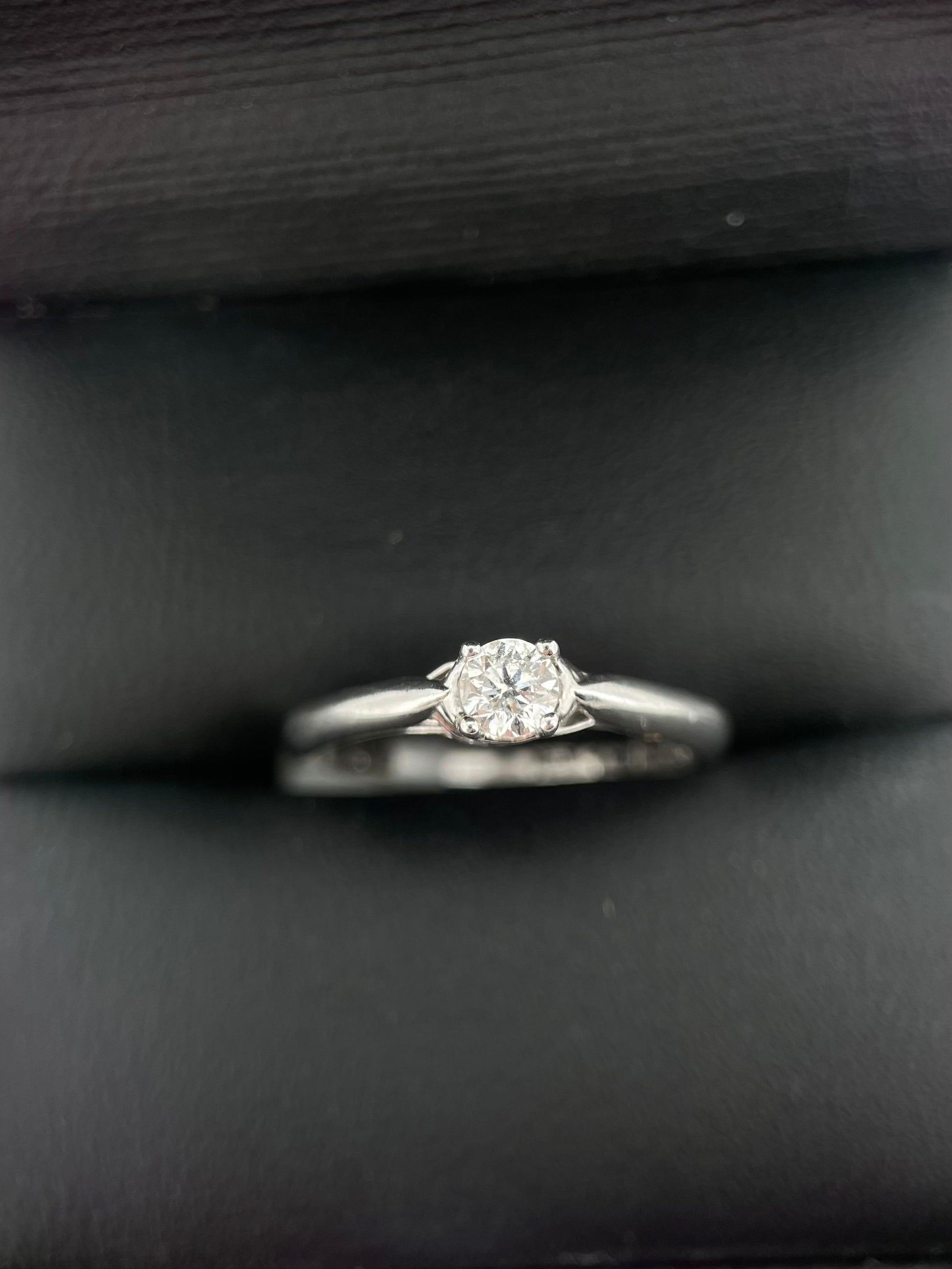 Oro Blanco 14k Redondo 0.23ct de Diamante                                       Anillo Compromiso OF1079