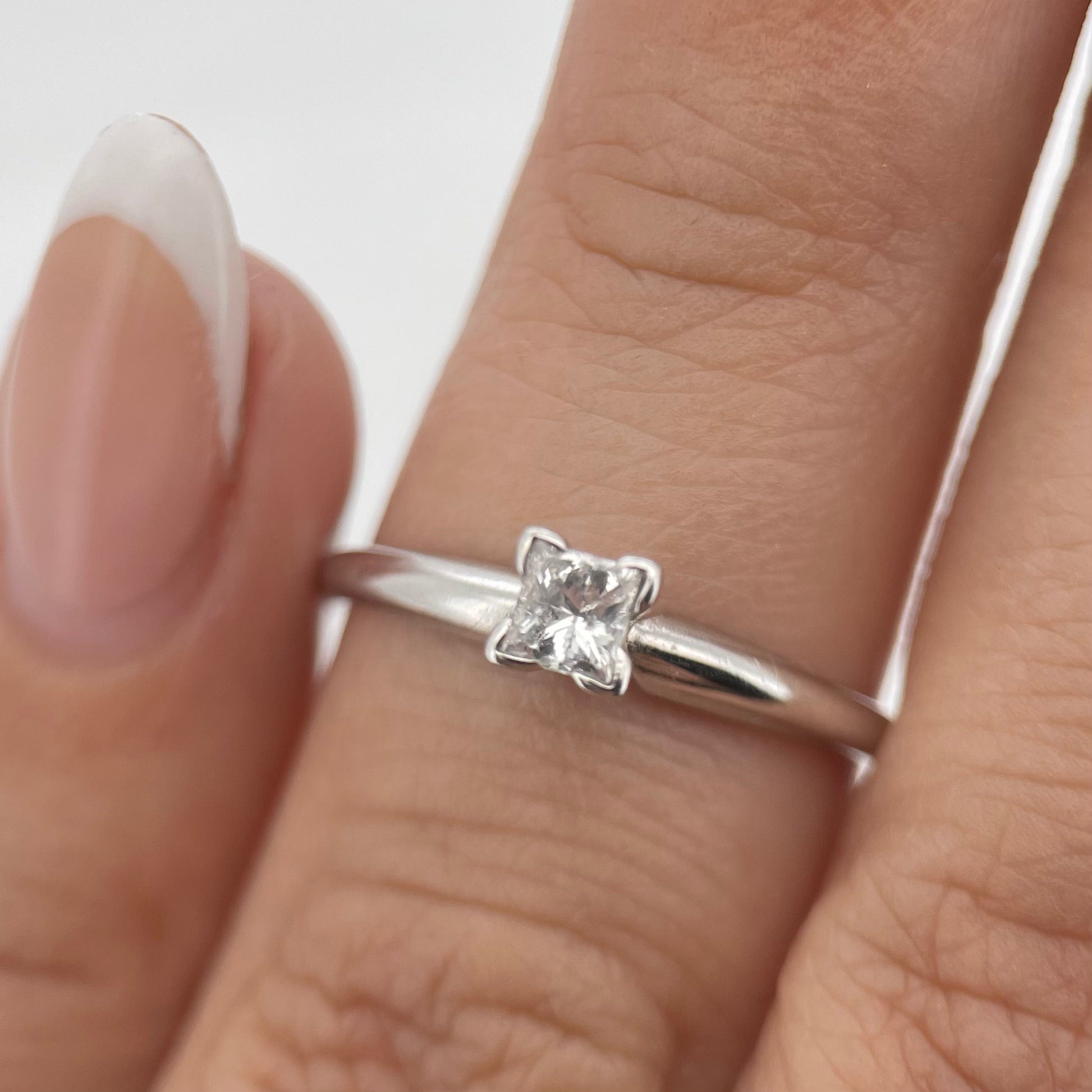 Oro Blanco 14k Princess 0.20ct de Diamante                                       Anillo Compromiso OF1239