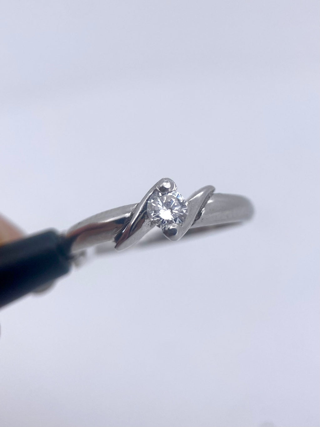 Oro Blanco 14k Redondo 0.16ct de Diamante Natural.                                                  Anillo Compromiso OF2118