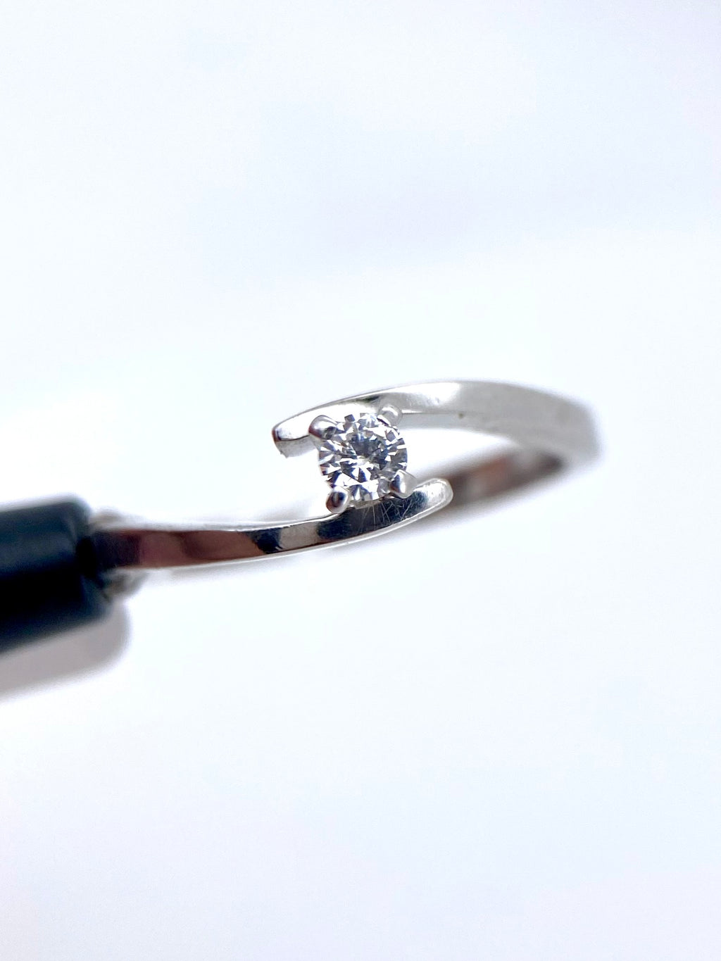 Oro Blanco 14k Redondo 0.10ct de Diamante Natural                                                   Anillo Compromiso OF1907