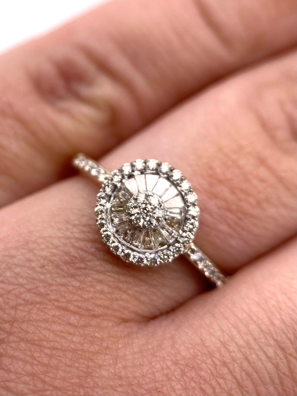 Oro Amarillo 14k Redondo 0.45ct de Diamantes Naturales                            Anillo Compromiso OF2315