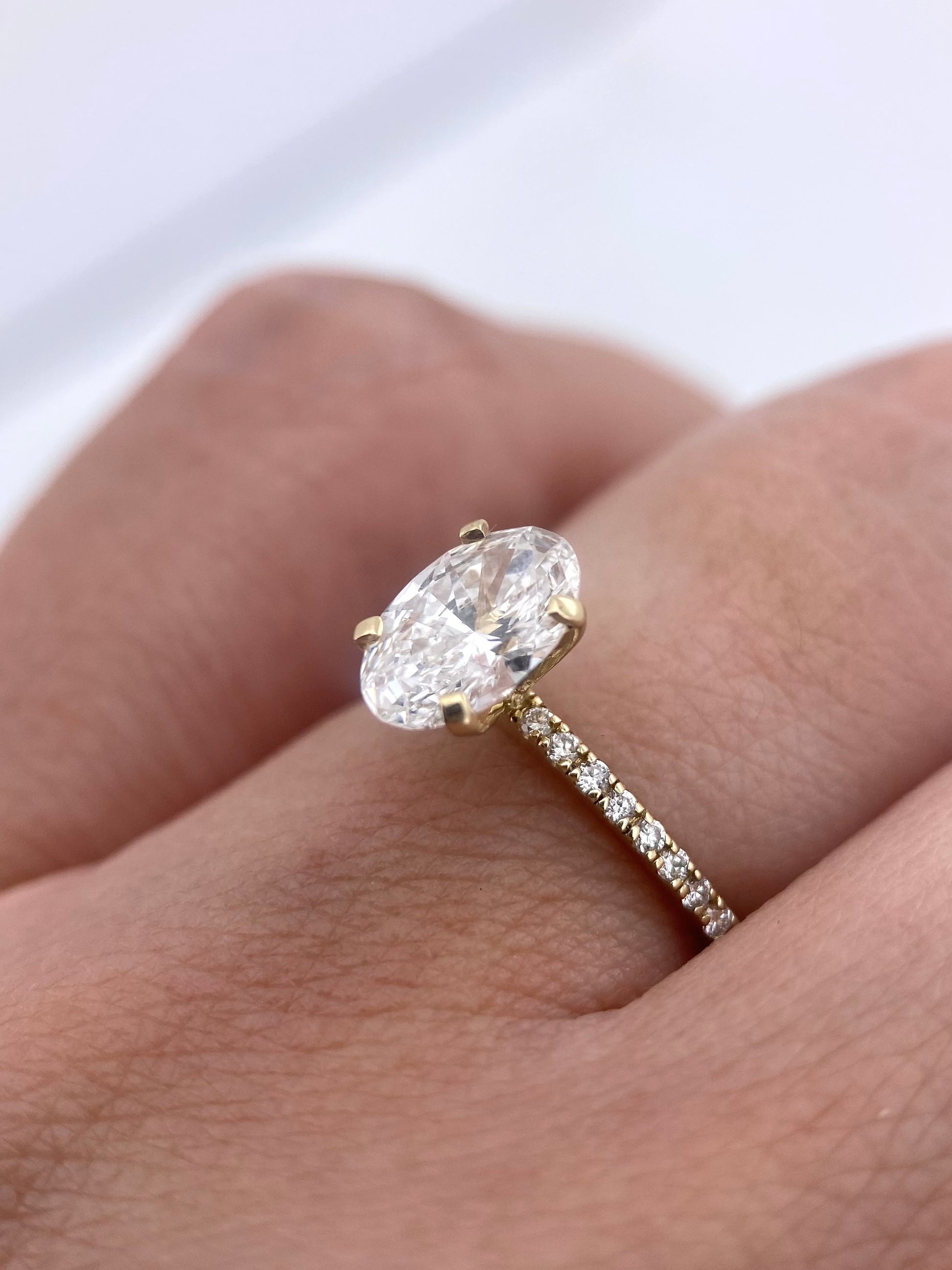 Diamante Laboratorio IGI Oval 1.00ct+0.16ct Oro Amarillo-Anillo de Compromiso