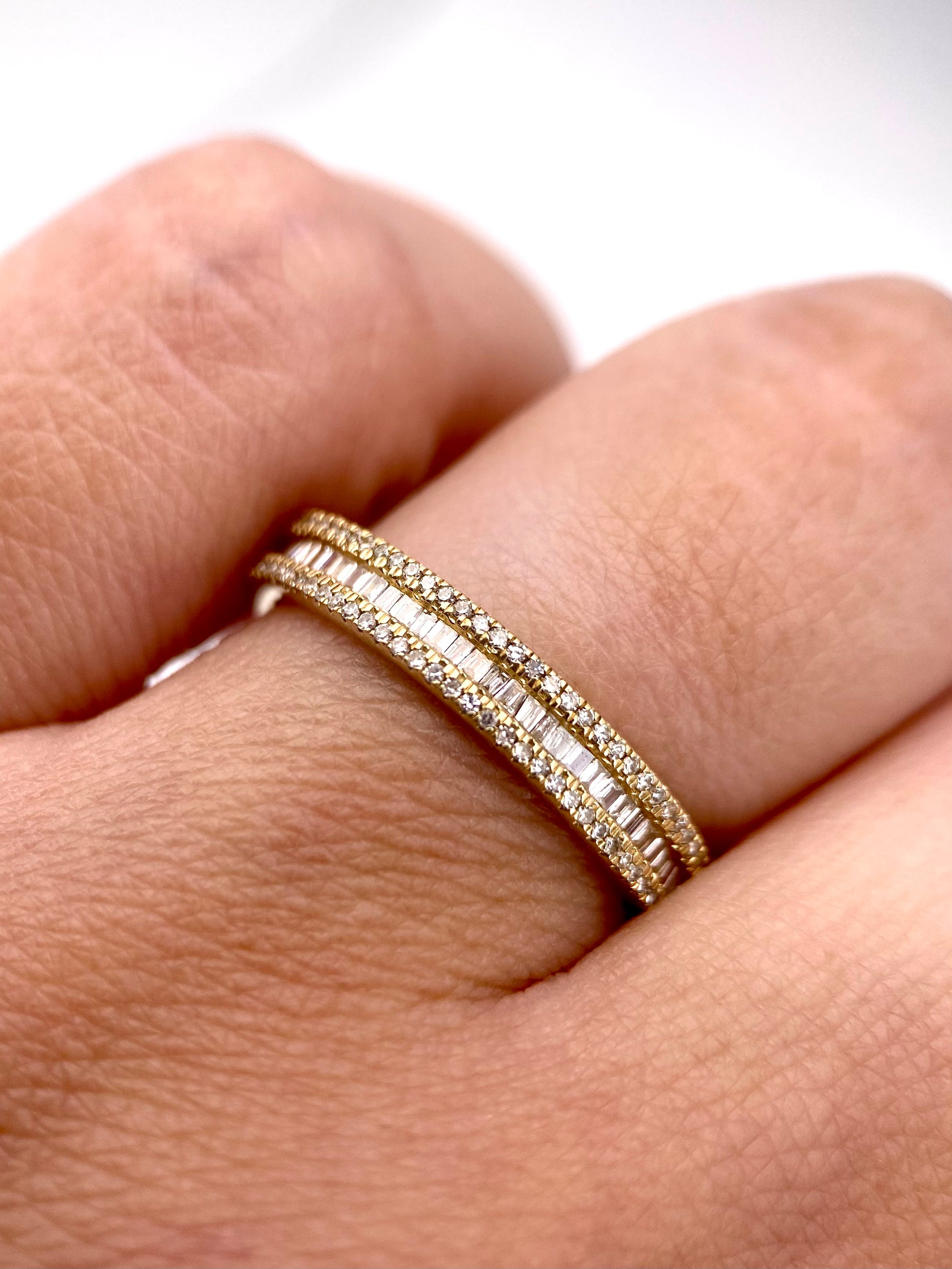 Churumbela con Baguettes 0.30ct Oro 14k Amarillo.            OF2220