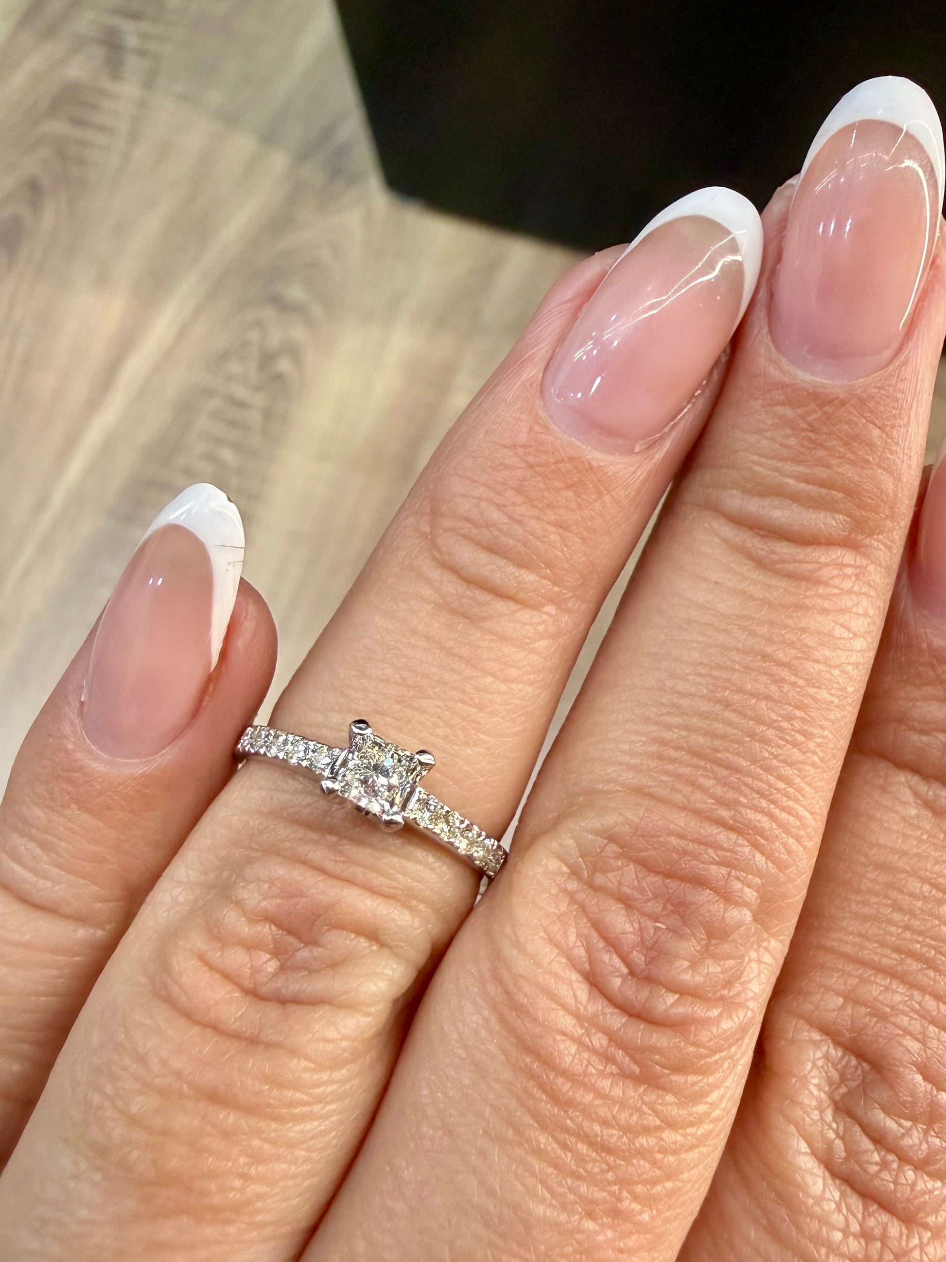 Oro Blanco 14k Princes 0.35ct de Diamante Natural GIA                                        Anillo Compromiso OF2304