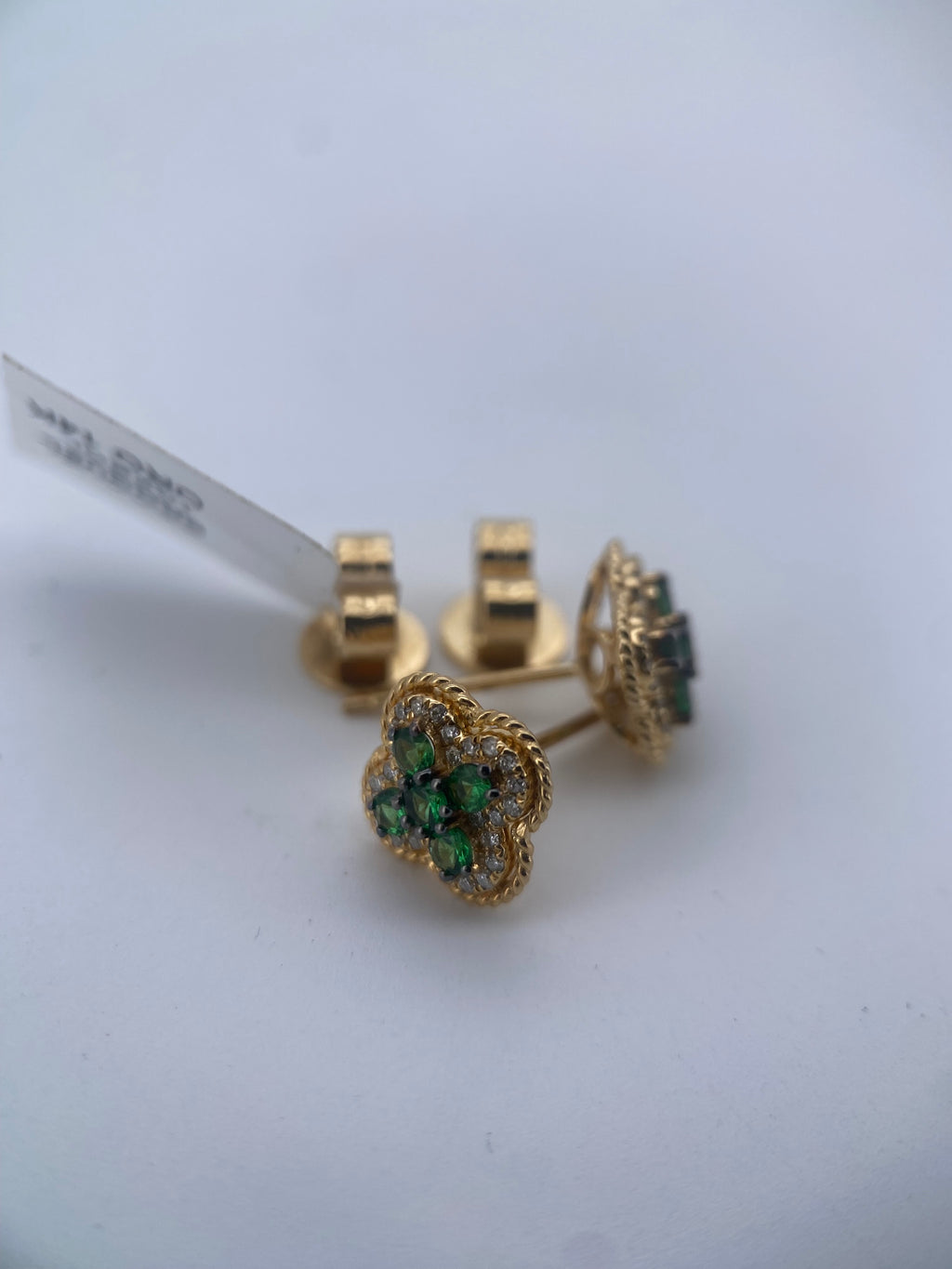 Broquel 0.60ct Oro 14k Amarillo