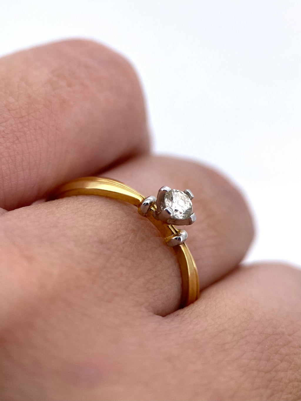 Oro Amarillo 14k Redondo 0.15ct de Diamante Natural                              Anillo Compromiso OF1518
