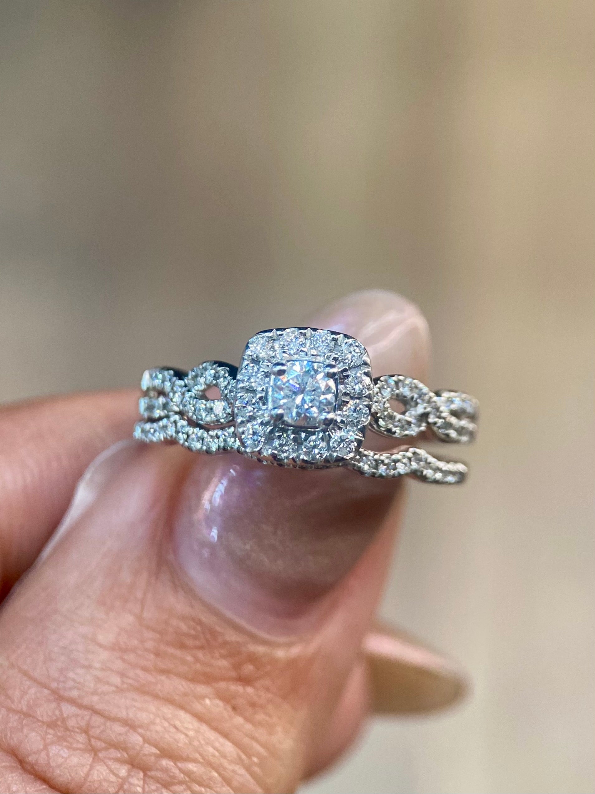 Oro Blanco 14k Princess con Alianza 0.58ct de Diamantes Naturales                            Anillo Compromiso OF2089