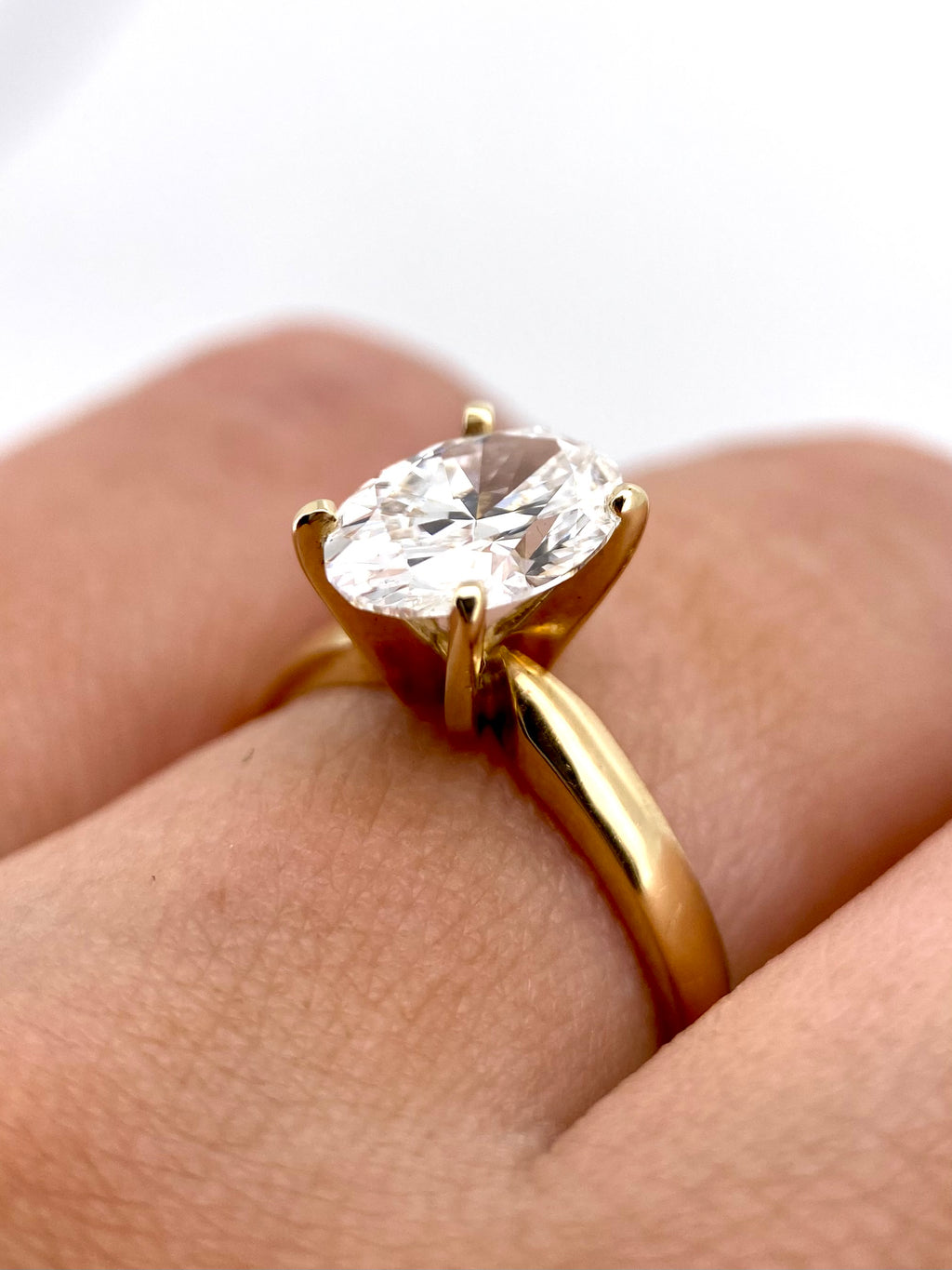 Diamante Laboratorio IGI Oval 2.00ct Oro 14k Amarillo-Anillo de Compromiso
