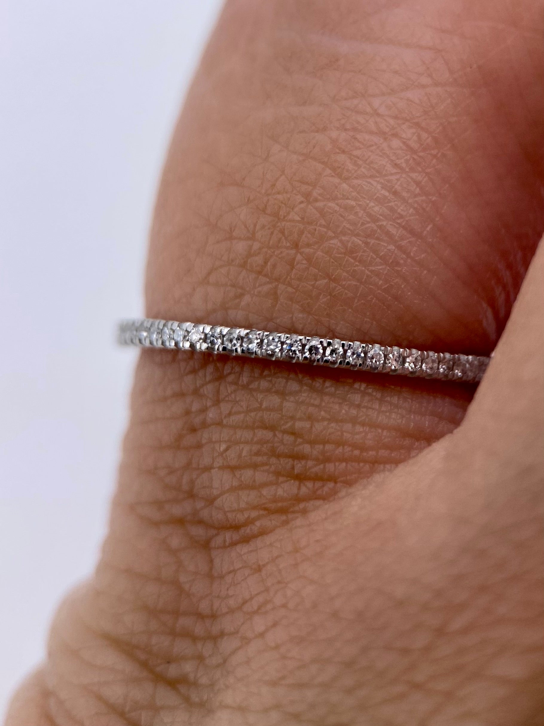 Churumbela Infinita 0.15ct Oro 14k Blanca.            OF2362