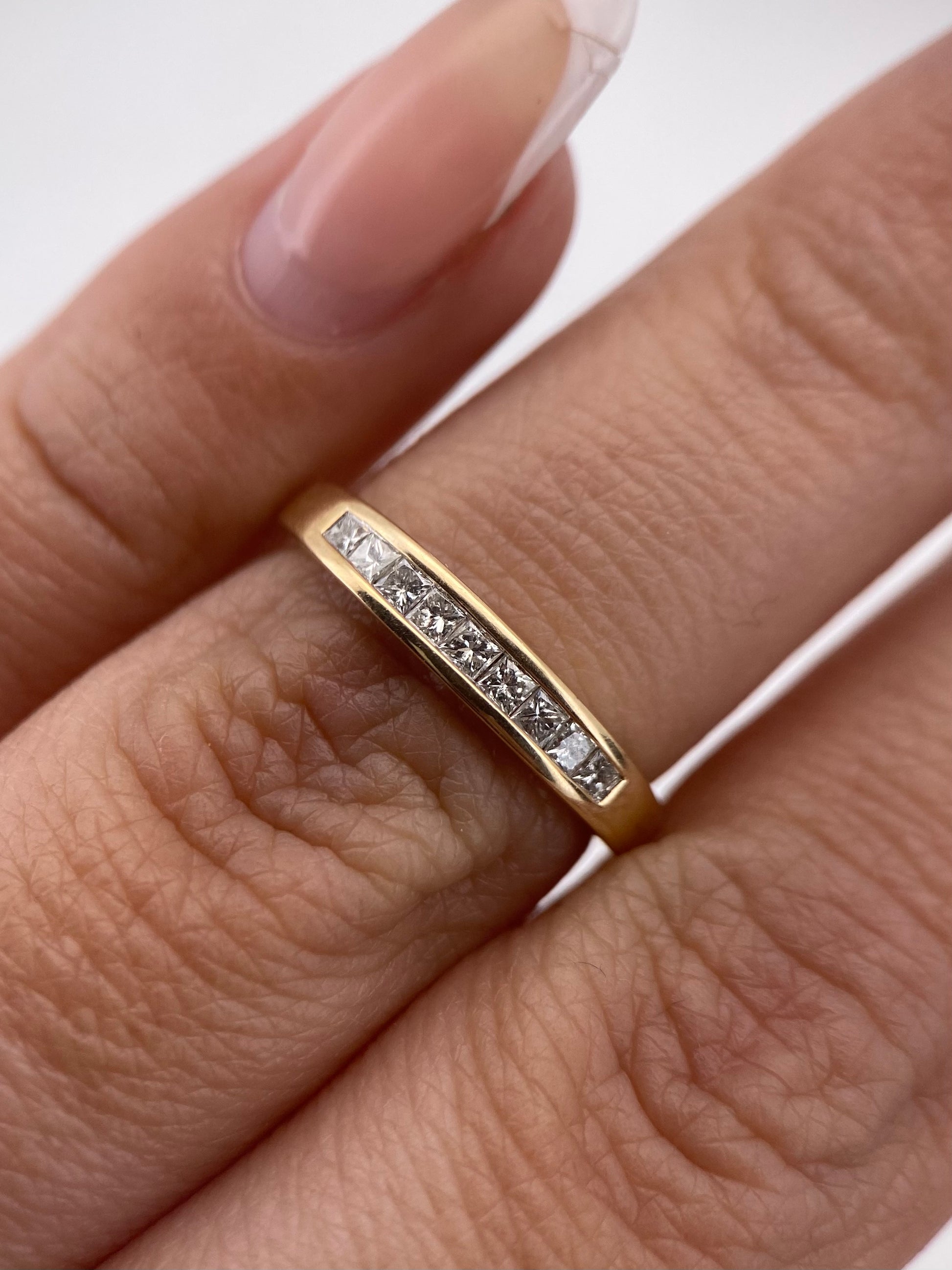 Churumbela Diamantes naturales Princess 0.30ct Oro 14k Amarillo.            OF2287