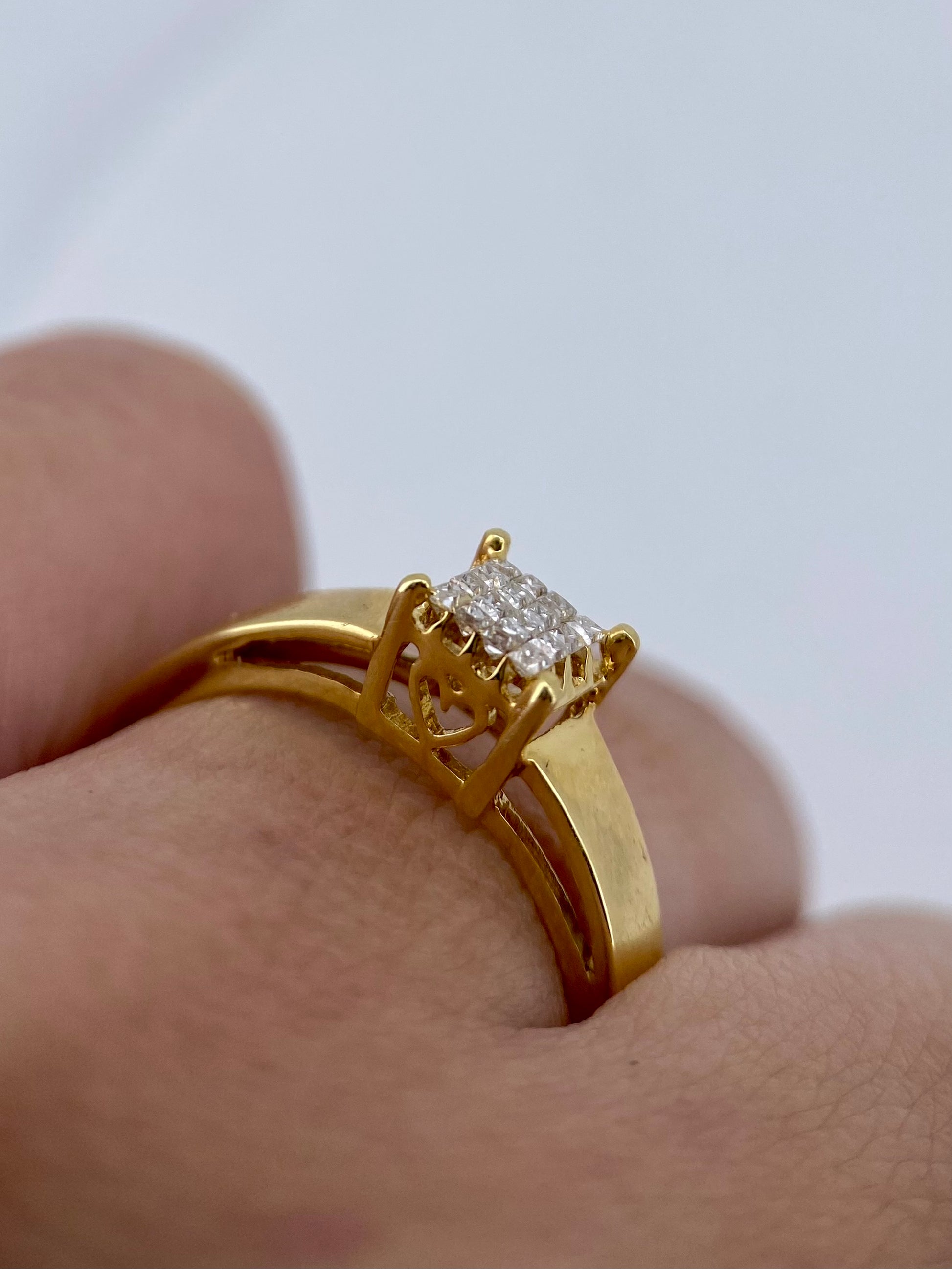 Oro Amarillo 14k Princess 0.32ct de Diamantes Naturales                            Anillo Compromiso OF2215