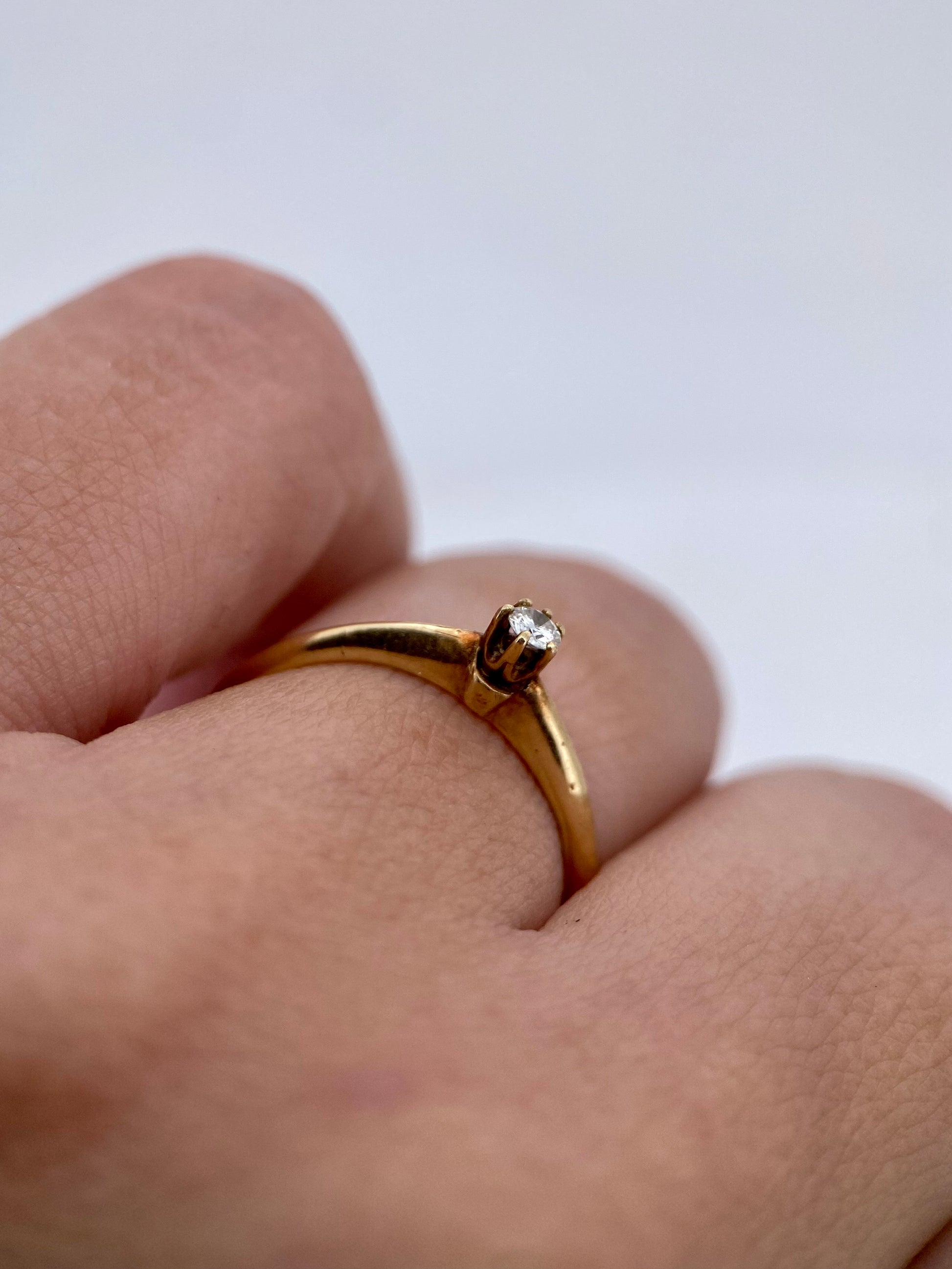 Oro Amarillo 14k Redondo 0.08ct de Diamante Natural                              Anillo Compromiso OF1289