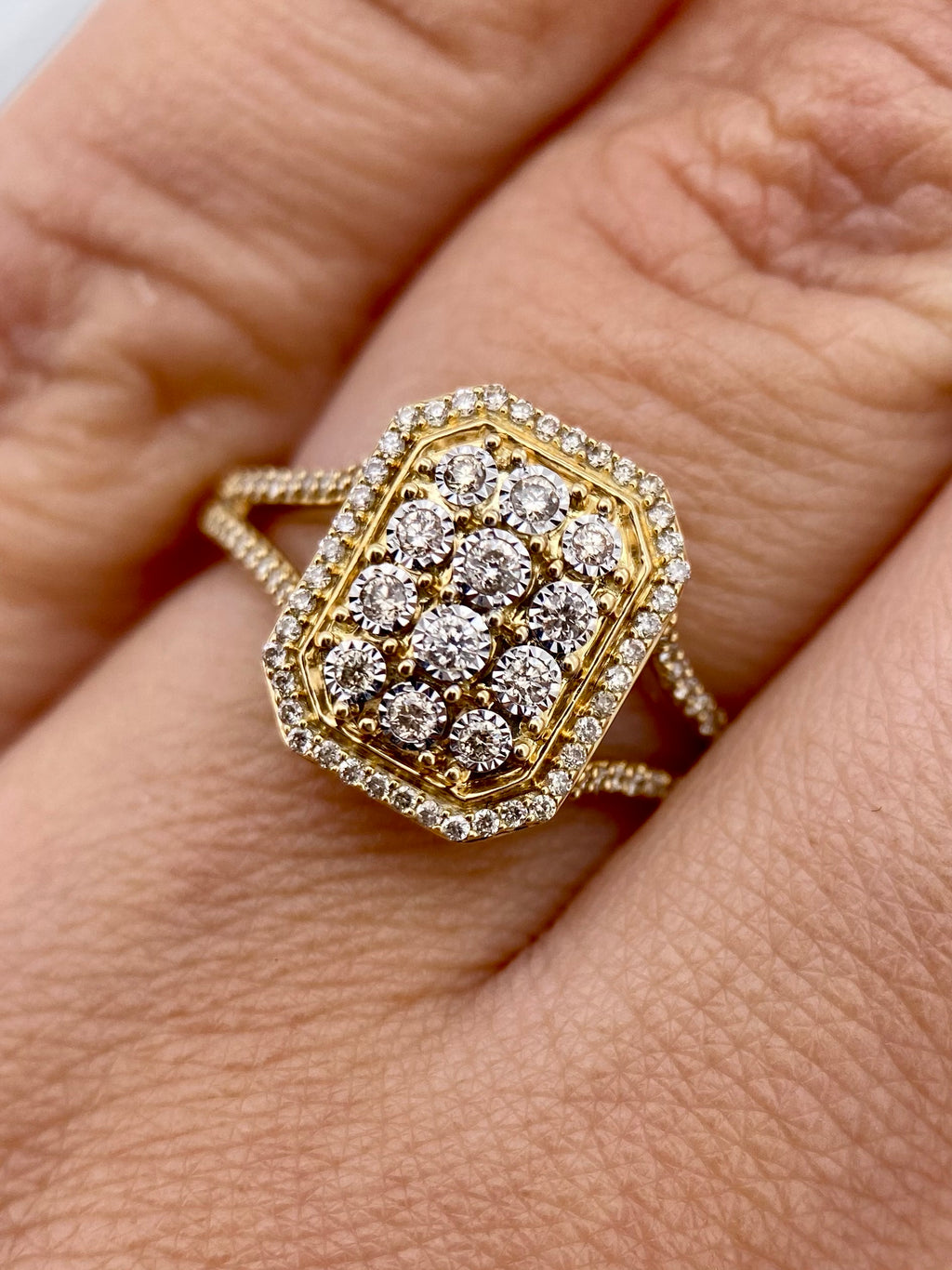 Oro Amarillo 14k Esmeralda 0.35ct de Diamantes Naturales                            Anillo Compromiso OF2250