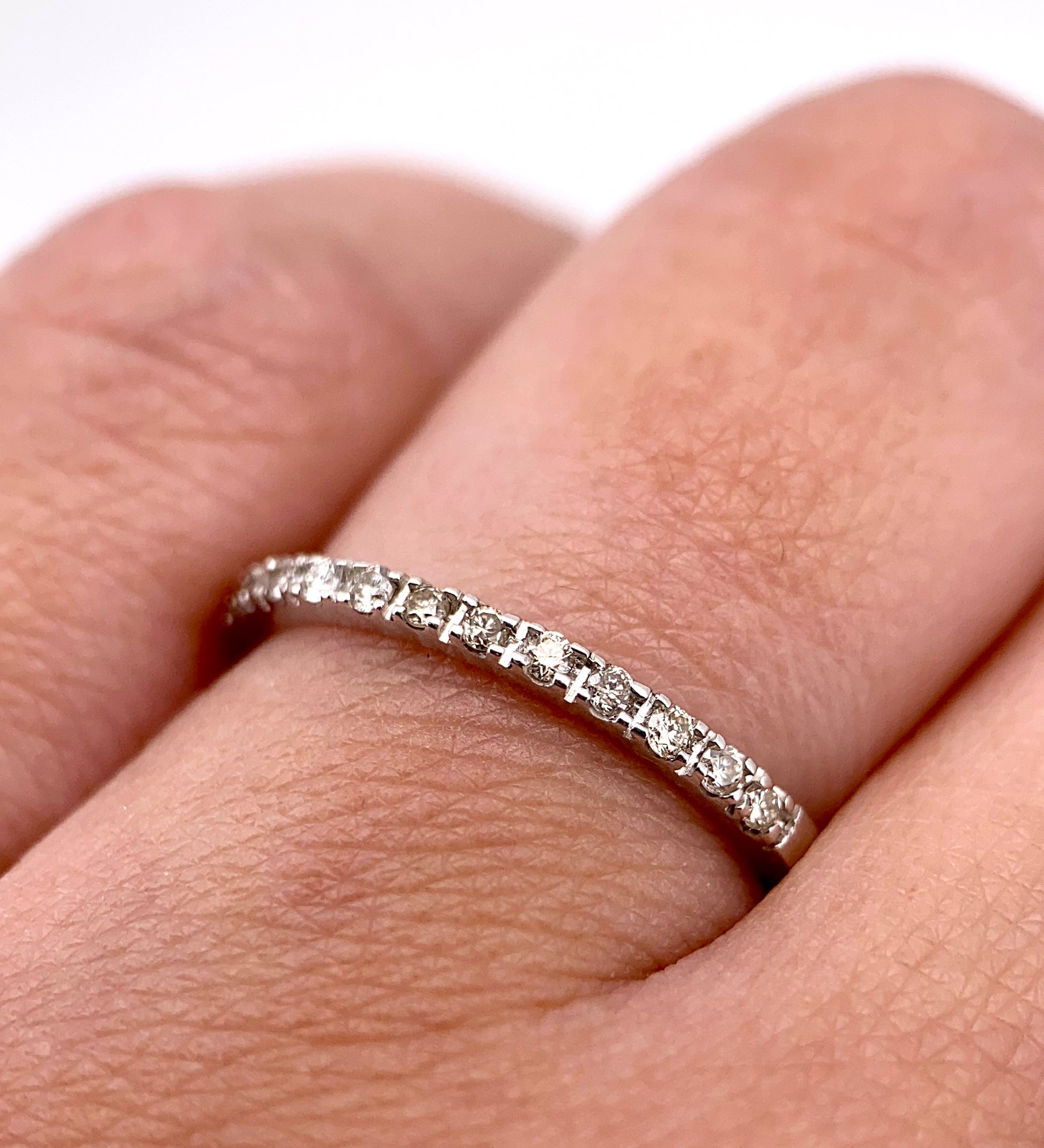 Churumbela Redonda 0.18ct Oro 14k Blanco.            OF2313