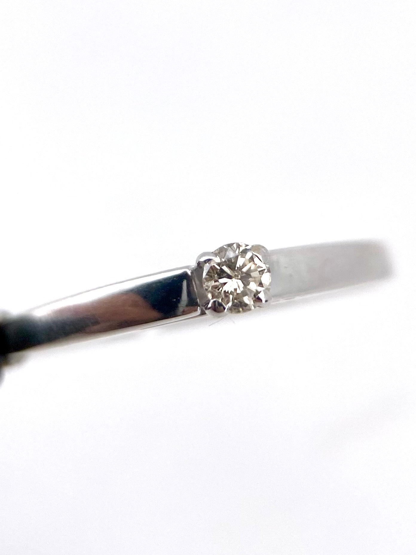 Oro Blanco 14k Redondo 0.12ct de Diamante Natural                                                  Anillo Compromiso OF2326