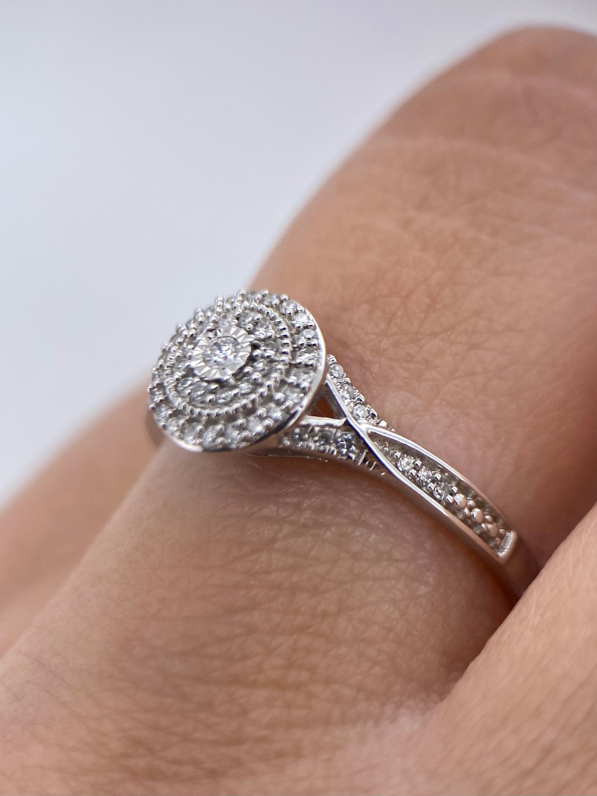 Oro Blanco 14k Redondo 0.17ct de Diamantes Naturales                            Anillo Compromiso OF1867