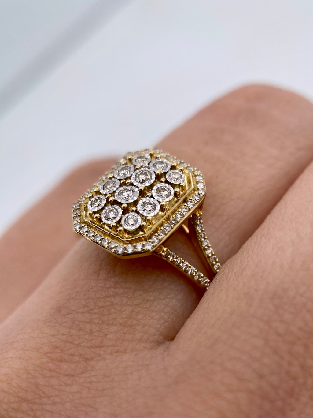 Oro Amarillo 14k Esmeralda 0.35ct de Diamantes Naturales                            Anillo Compromiso OF2250