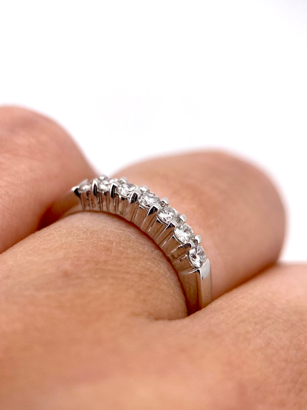 Churumbela Redonda 0.21ct Oro 14k Blanca.            OF2324